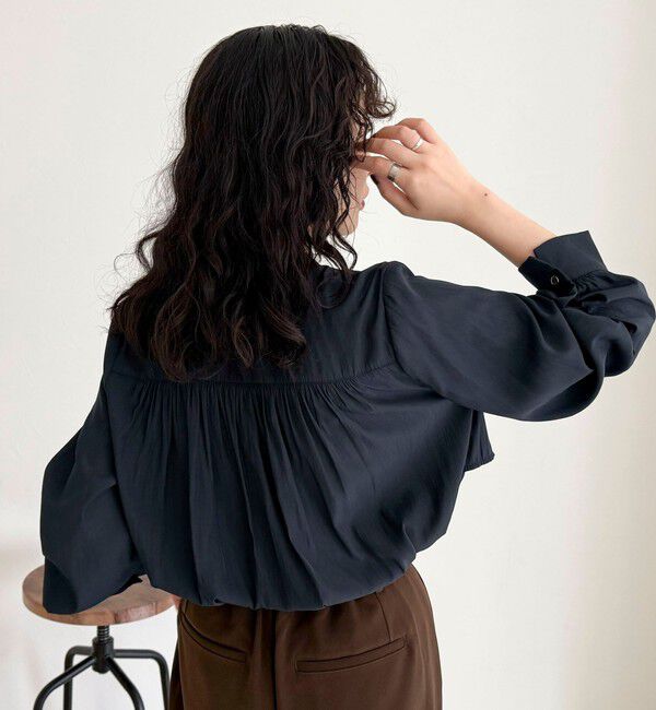 fredy emue「パウダーサテン前開きブラウス」|シャツ・ブラウス|