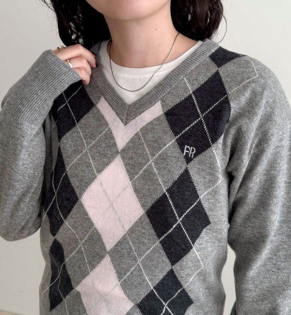 fredy emue「アーガイル柄インターシャVネックニット」|ニット・セーター|