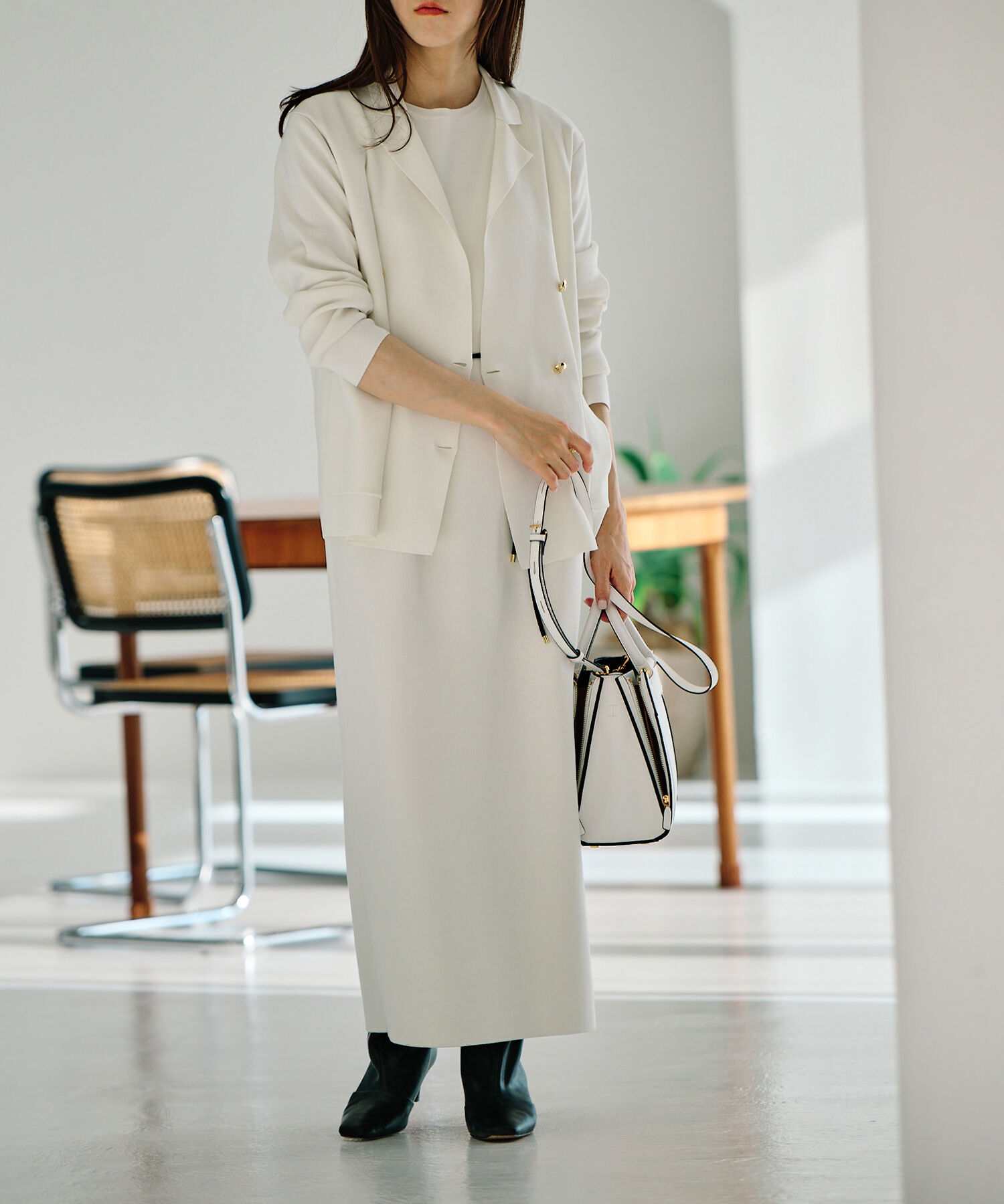 E'POR「【E'POR】W BAG Medium（ダブリュー バッグ ミディアム）」|ハンドバッグ|