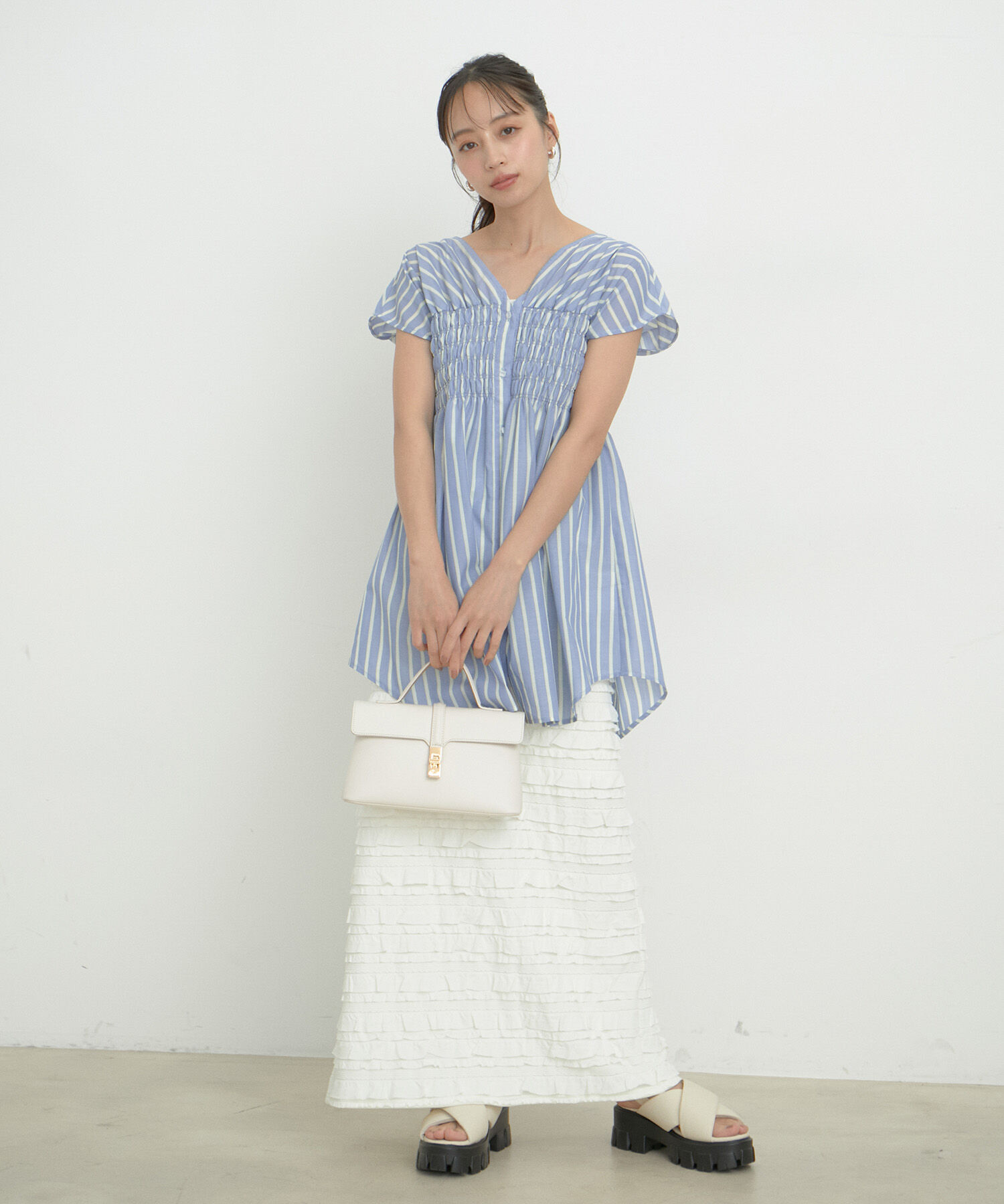 VIS「【洗える】ゆるVネックシャーリングシャツブラウス」|シャツ・ブラウス|