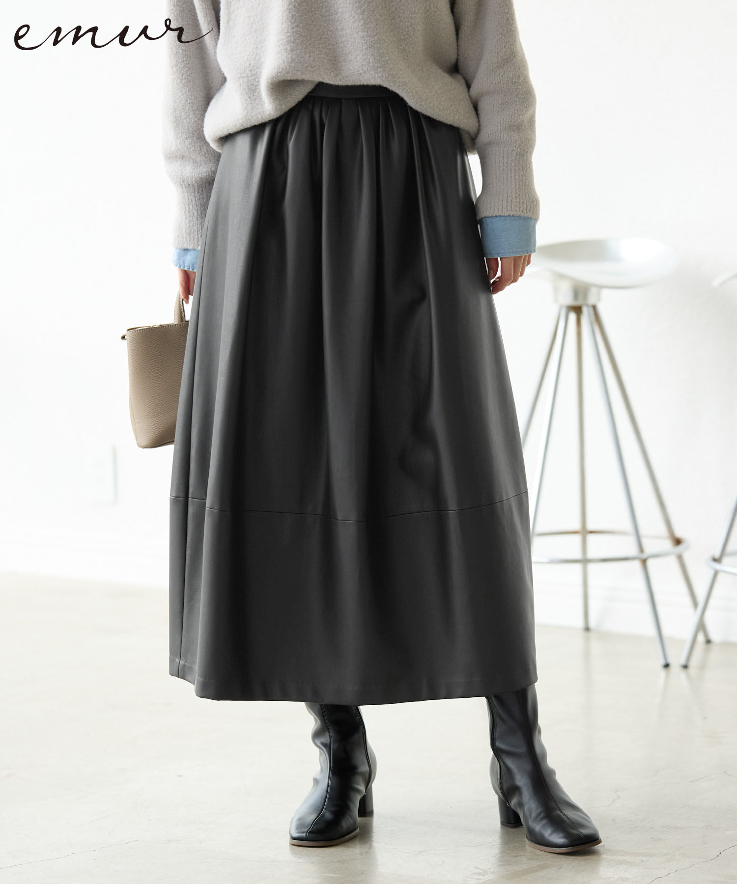 Rope&rsquo;Picnic「【emur/エミュール】シンセティックレザーコクーンスカート」|スカート|ブラック(01)