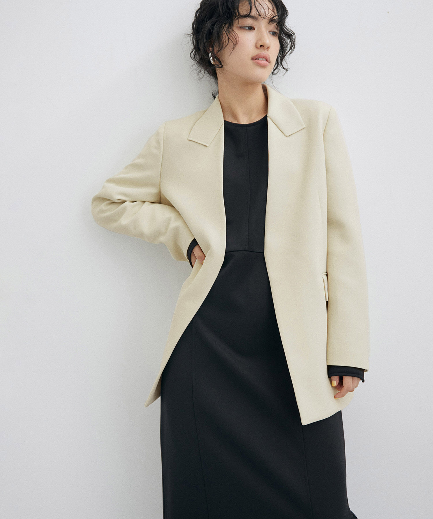 ADAM ET ROPE'「【サステナブル・セットアップ対応・オケージョン対応】シェイプフォルムシングルジャケット」|テーラードジャケット|ベージュ(27)