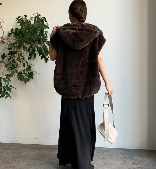  「フェイクミンクフーディージレ」|ベスト・ジレ|
