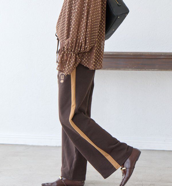  「【スタイリングのアクセントに】サイドラインジャージーパンツ」|チノ|