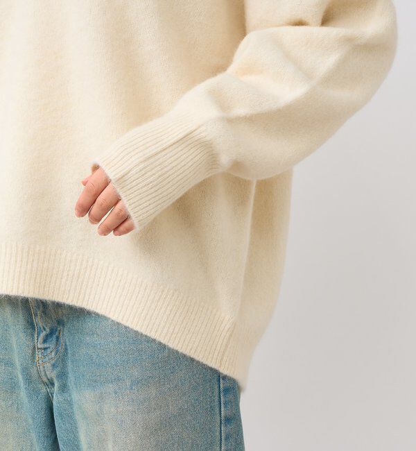  「【華やかな印象に】ヘアリーヤーン深Vネックニット」|ニット・セーター|