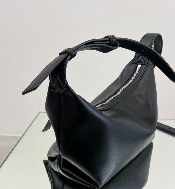  「【新色キャメル/人気のため再入荷/軽量/大容量】ロールハンドルバッグ」|トートバッグ|