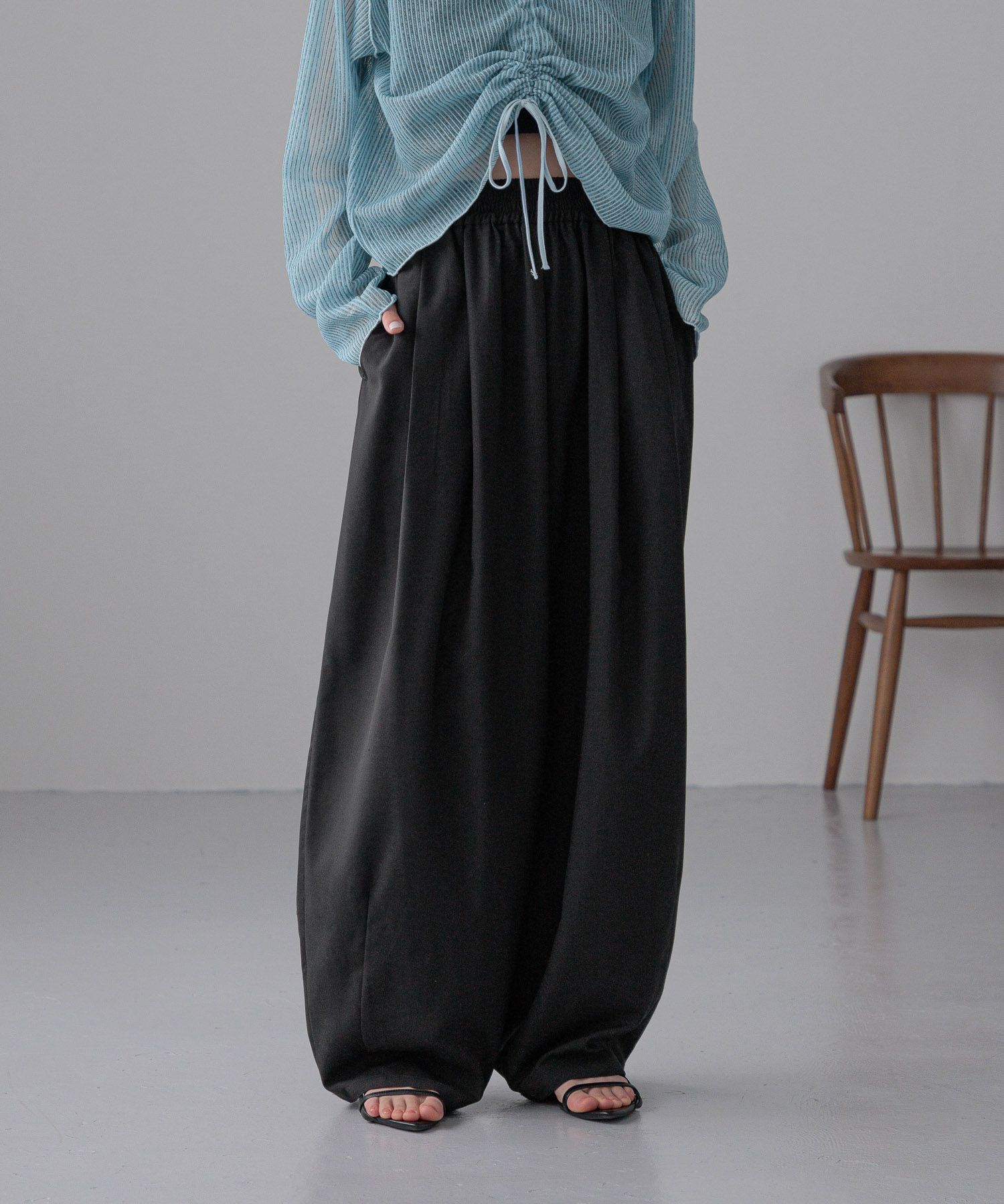 LOWRYS FARM「イージーワイドコクーンパンツ」|チノ|BLK