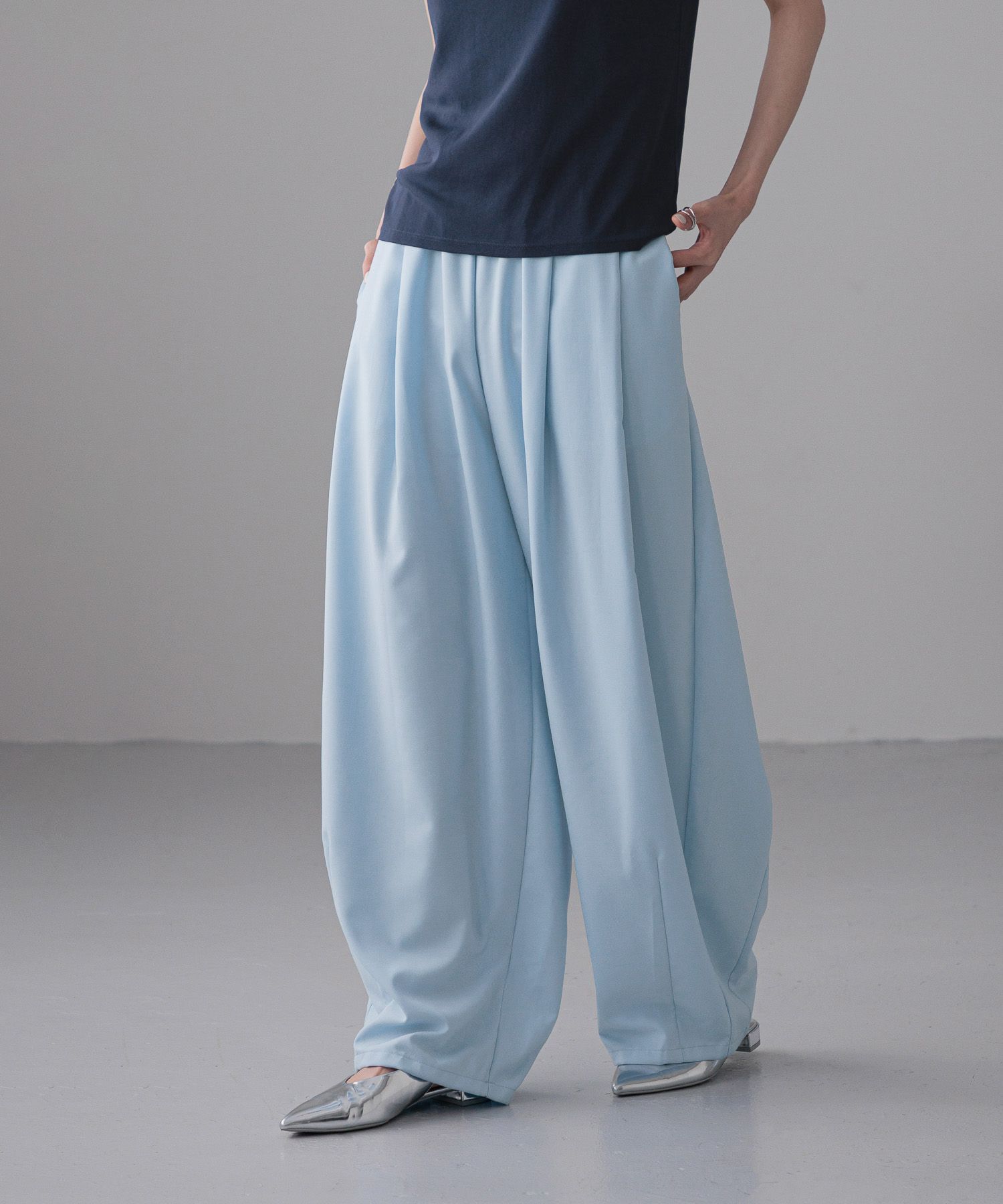 LOWRYS FARM「イージーワイドコクーンパンツ」|チノ|BLU5