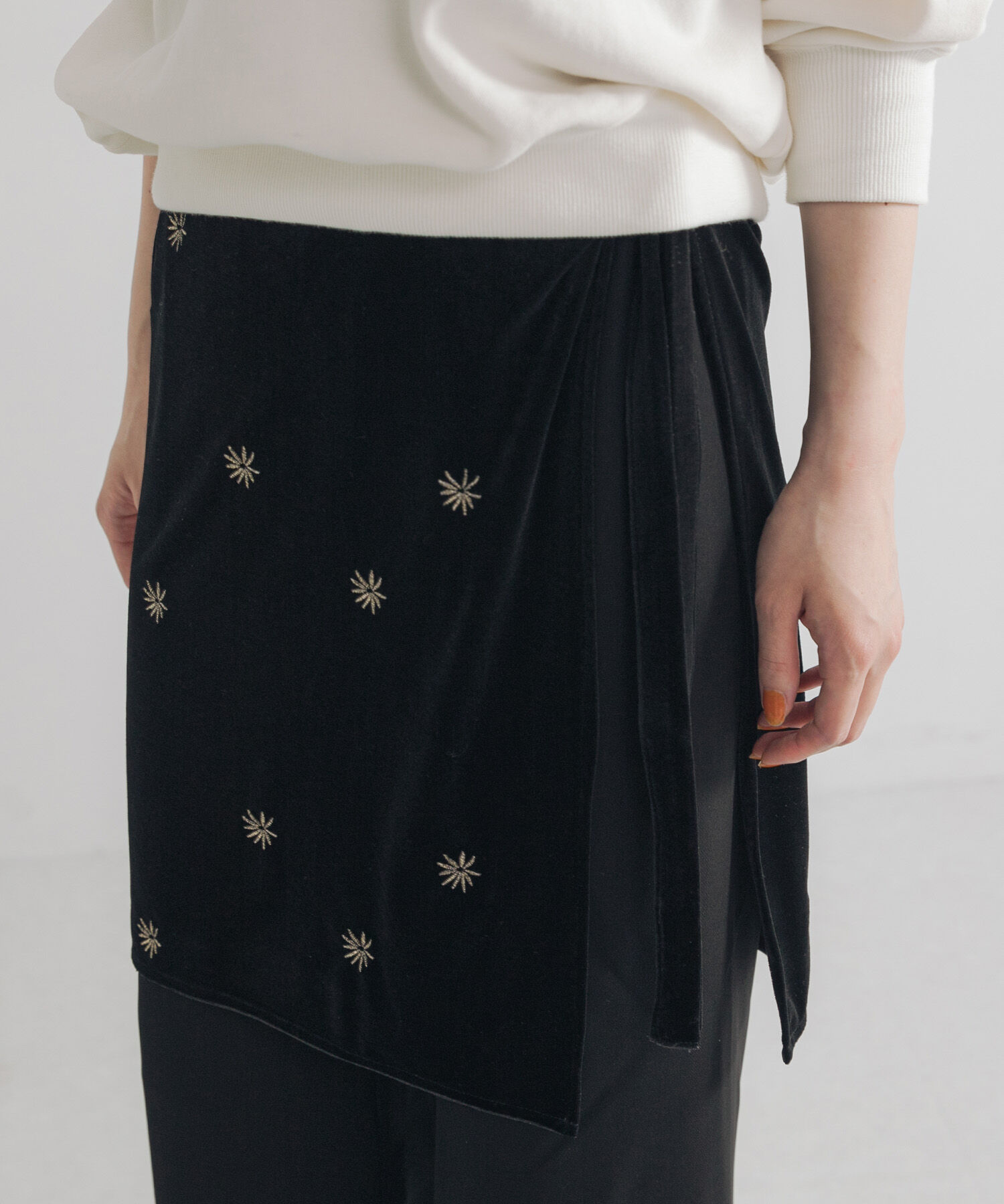 URBAN RESEARCH「ベロア刺繍ラップスカート」|スカート|