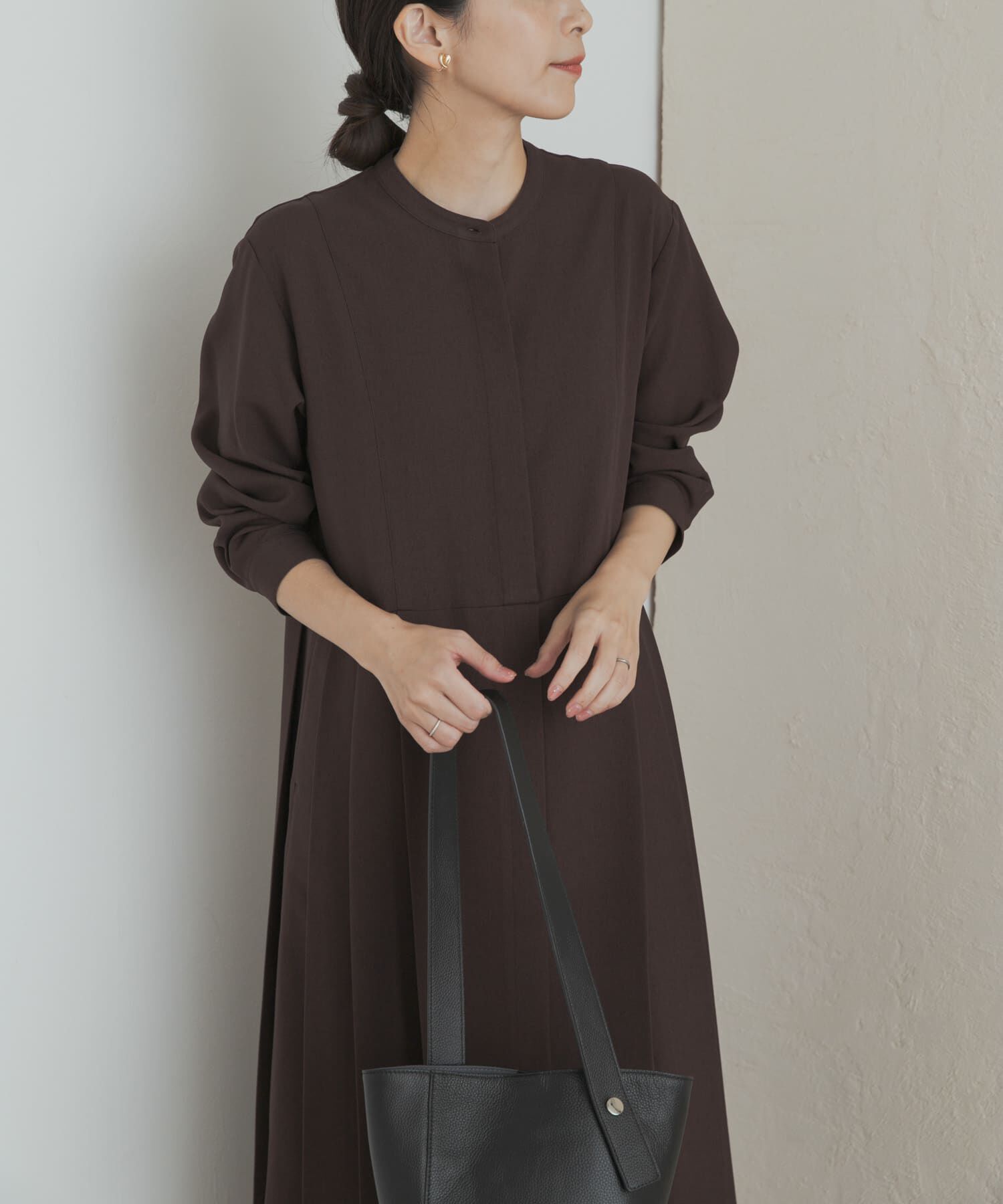 URBAN RESEARCH DOORS「『一部WEB限定カラー』『UR TECH SMOOTHLUXE』サイドプリーツ切替ワンピース」|ワンピース|