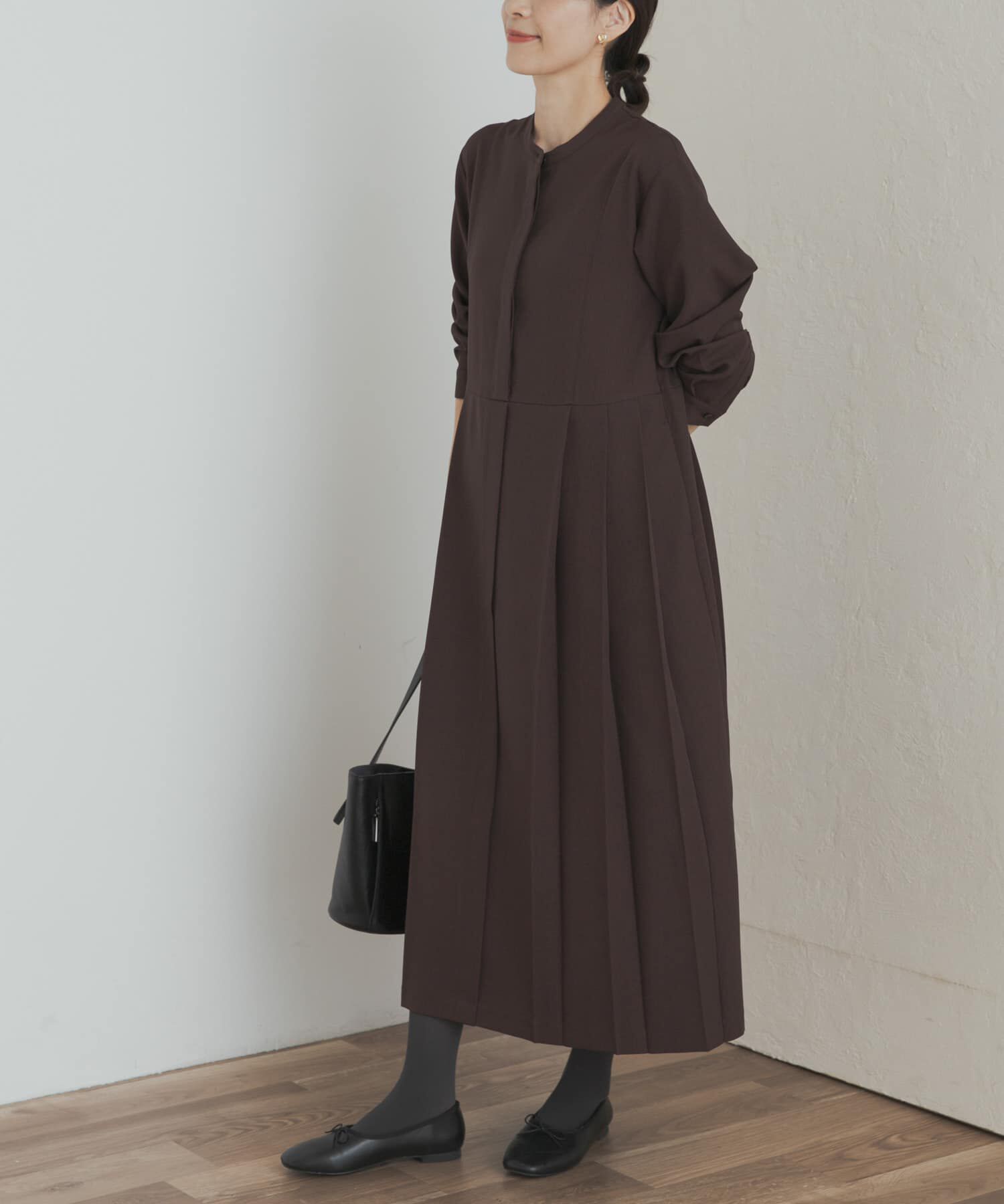 URBAN RESEARCH DOORS「『一部WEB限定カラー』『UR TECH SMOOTHLUXE』サイドプリーツ切替ワンピース」|ワンピース|