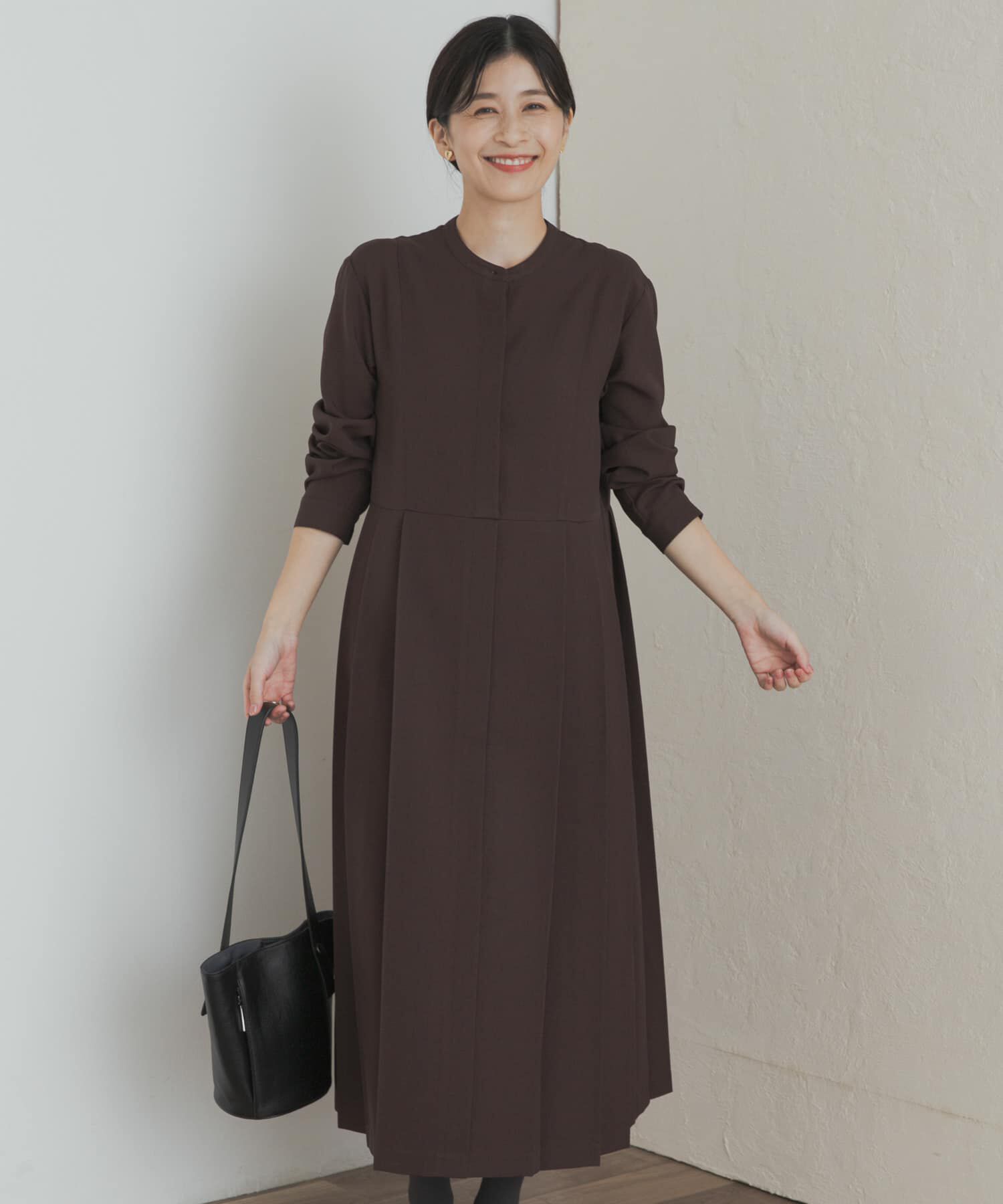 URBAN RESEARCH DOORS「『一部WEB限定カラー』『UR TECH SMOOTHLUXE』サイドプリーツ切替ワンピース」|ワンピース|