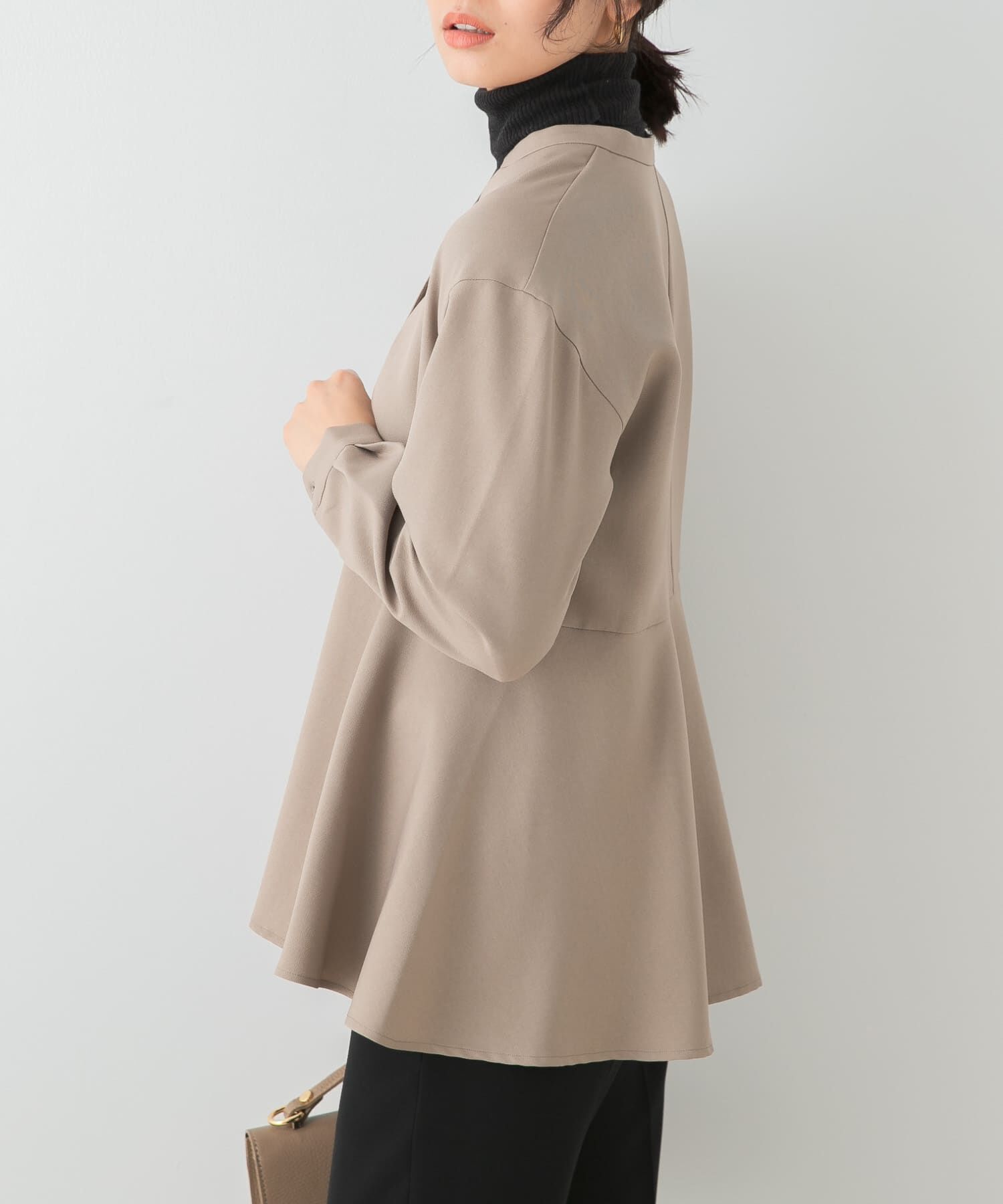 URBAN RESEARCH ROSSO「『UR TECH SMOOTHLUXE』F by ROSSO　サイドペプラムブラウス」|シャツ・ブラウス|