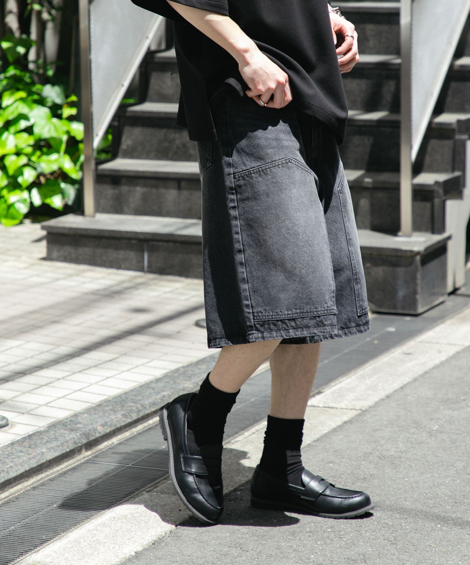 SENSE OF PLACE by URBAN RESEARCH「ダブルニーワイドデニムショーツ」|その他|ブラック