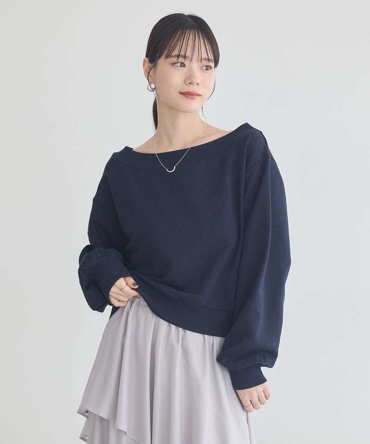 earth music&ecology「ショート丈ワンポイント刺繍オフショルスウェット」|スウェット・ジャージ|