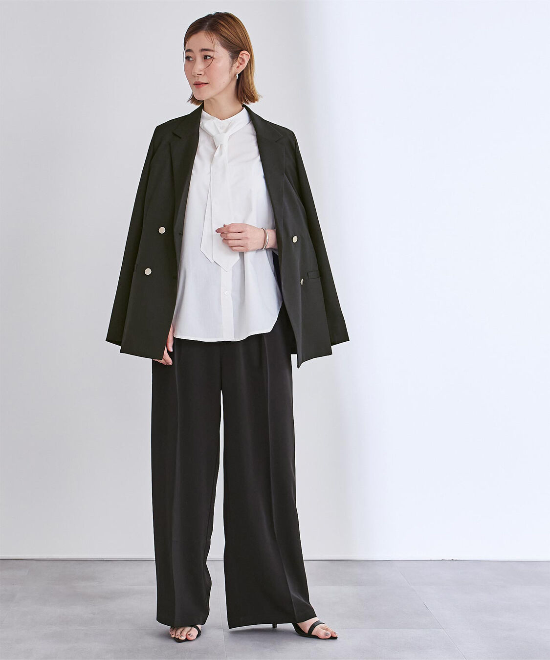 ur's「ワンタックハイウエストワイドパンツ」|スラックス|