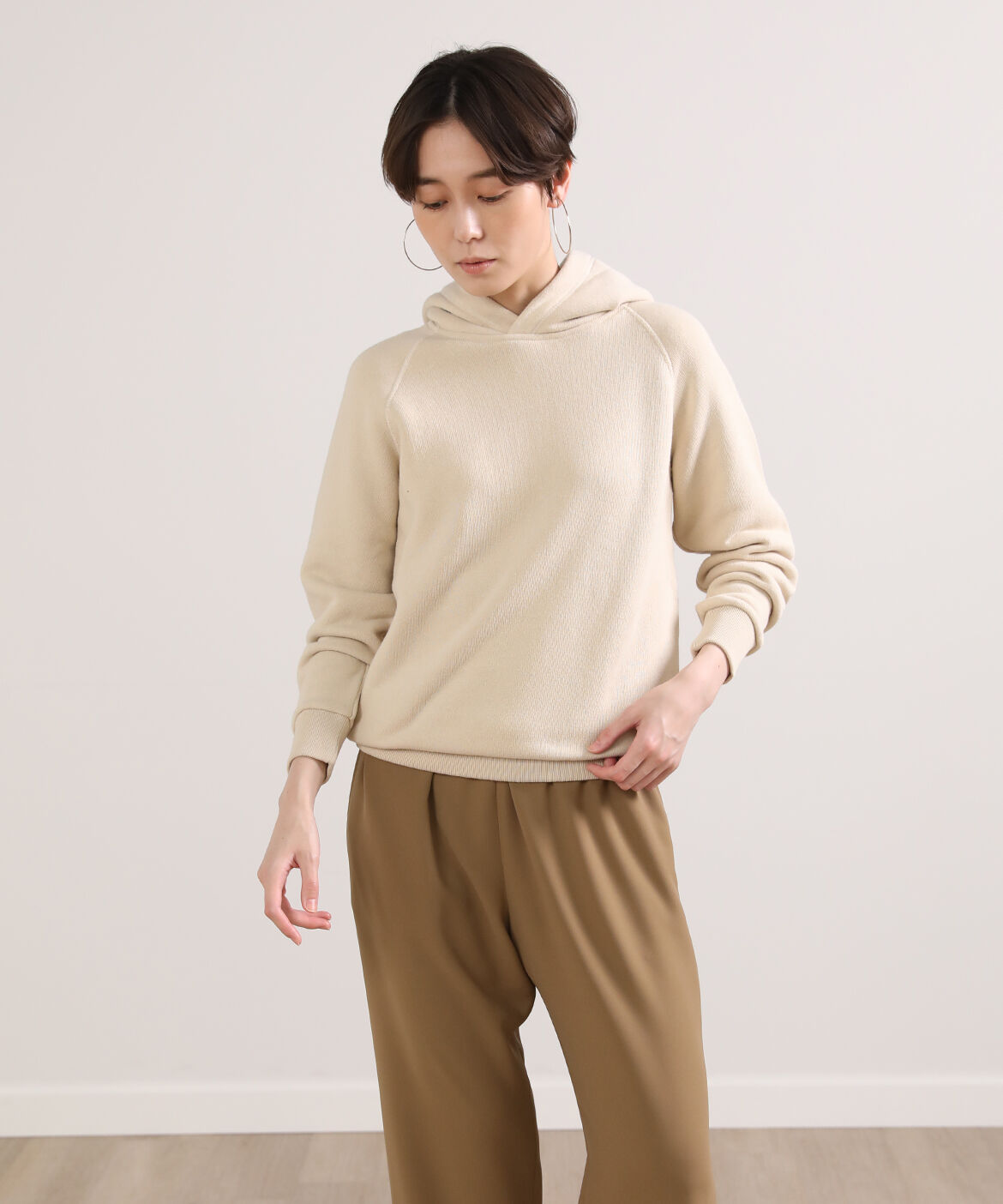 DAY by DAY it&rsquo;s international「プルオーバーパーカー《吊り裏毛》」|パーカー|アイボリー2