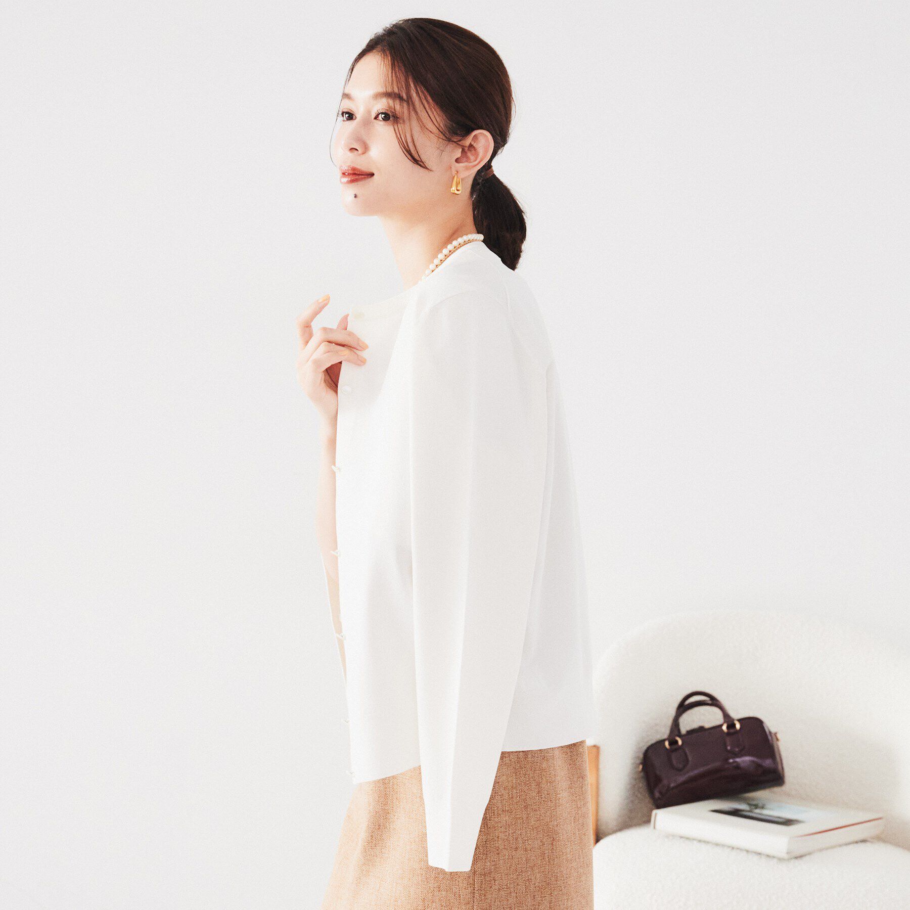 UNTITLED「【薄手素材/アンサンブル可能/】レーヨンストレッチ クルーネックカーディガン」|カーディガン|