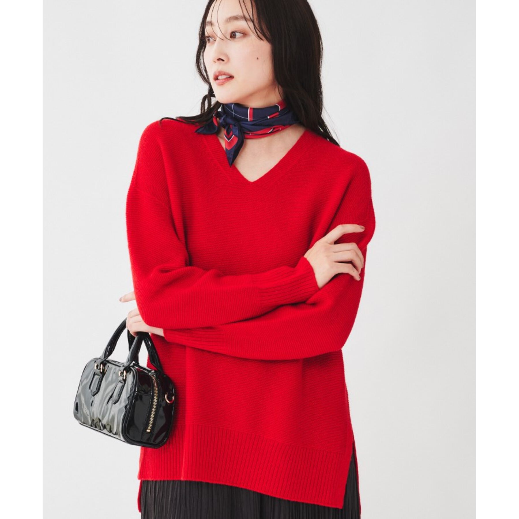 UNTITLED「【体型カバー/日本製/洗える】ウールシルクカシミヤミックス Vネックプルオーバーニット」|ニット・セーター|