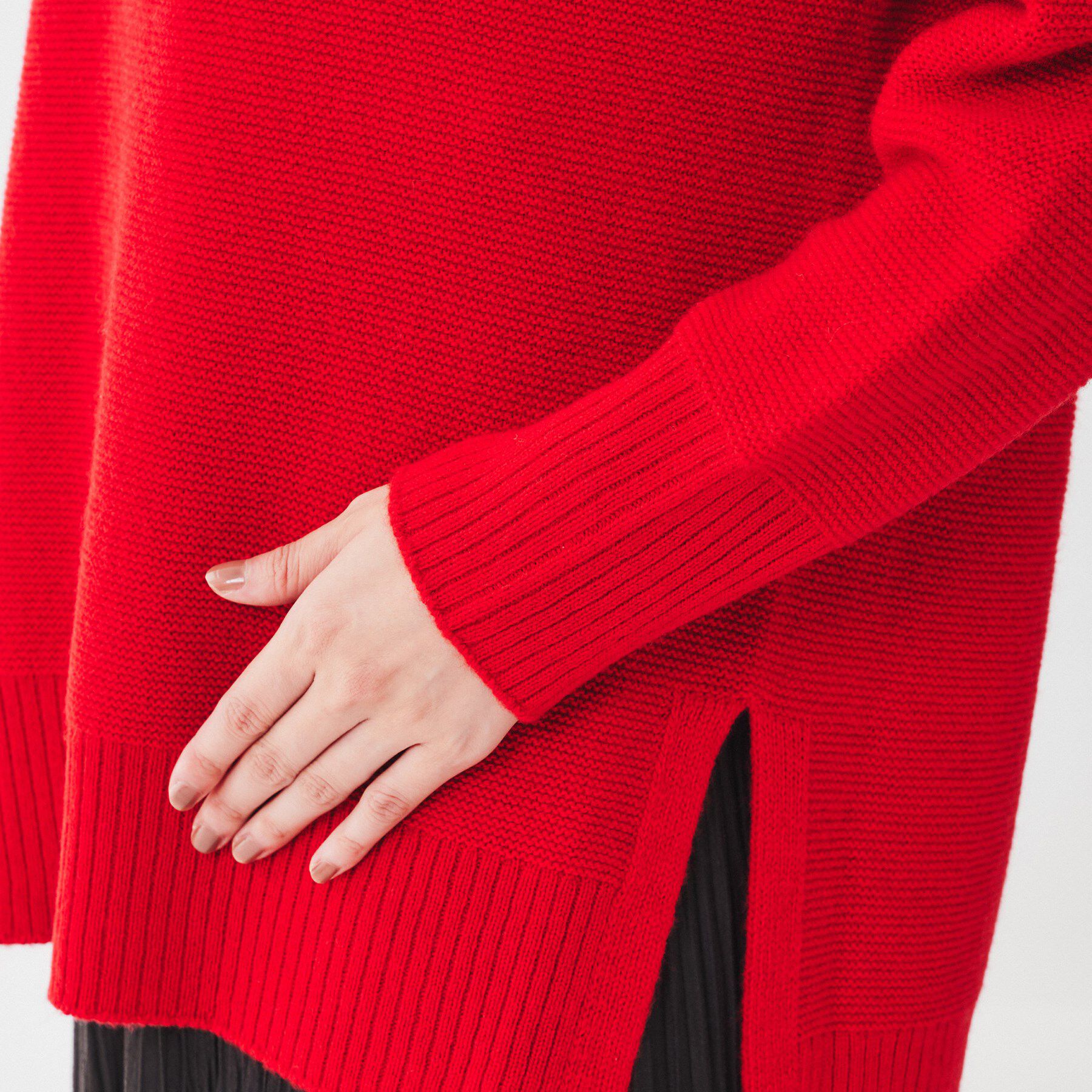 UNTITLED「【体型カバー/日本製/洗える】ウールシルクカシミヤミックス Vネックプルオーバーニット」|ニット・セーター|