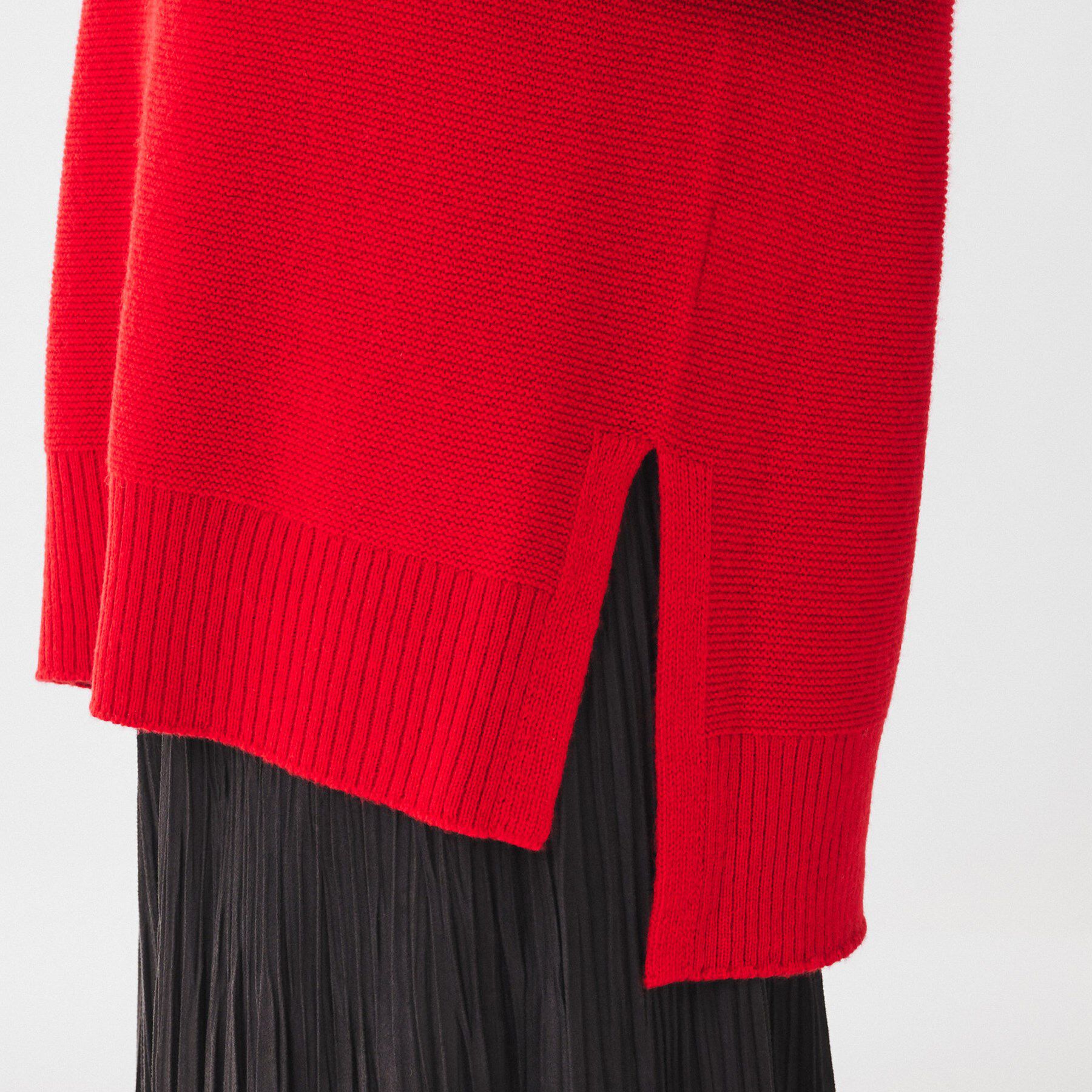 UNTITLED「【体型カバー/日本製/洗える】ウールシルクカシミヤミックス Vネックプルオーバーニット」|ニット・セーター|