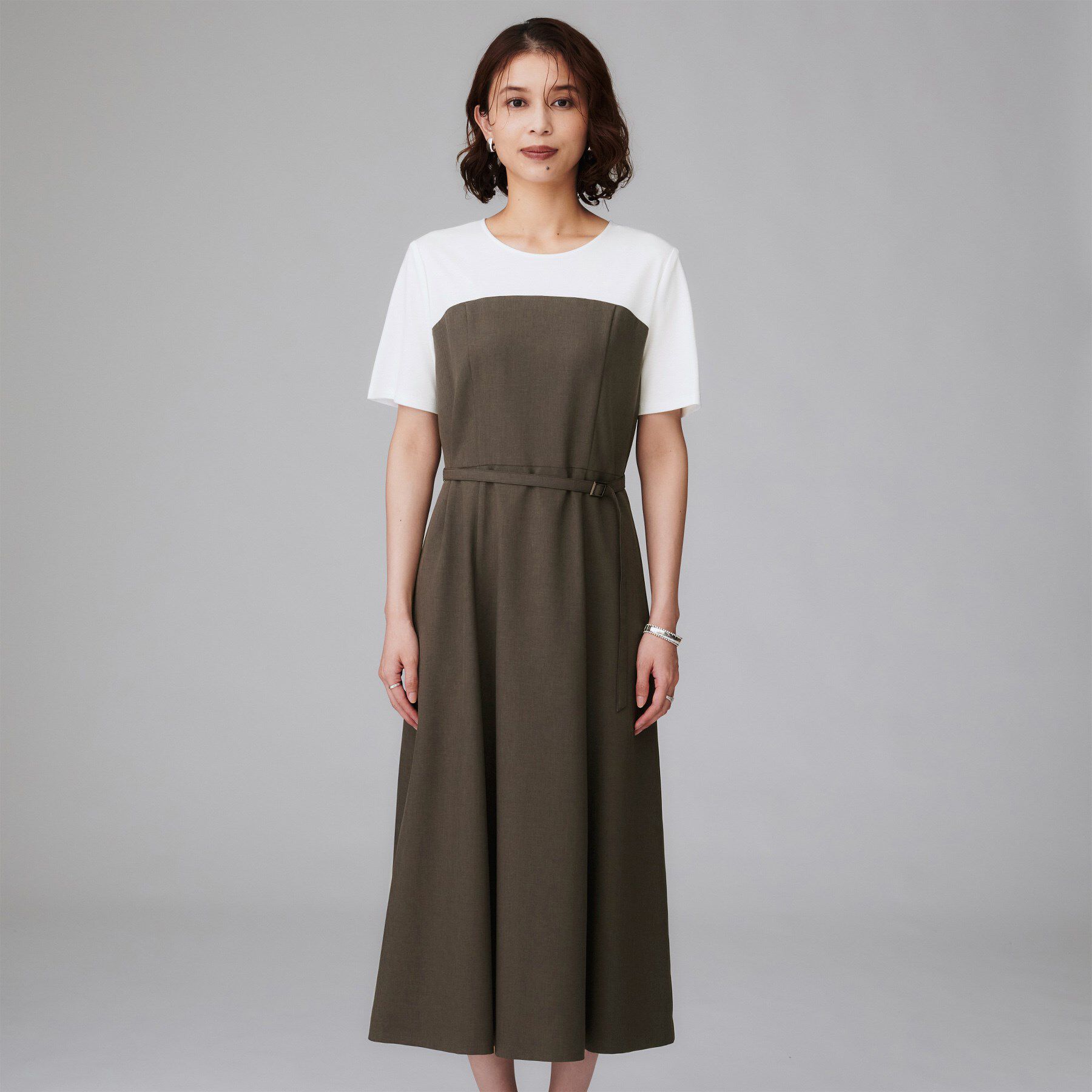 UNTITLED「【きれいめカジュアル/セミフレア】異素材ドッキングワンピース」|ワンピース|