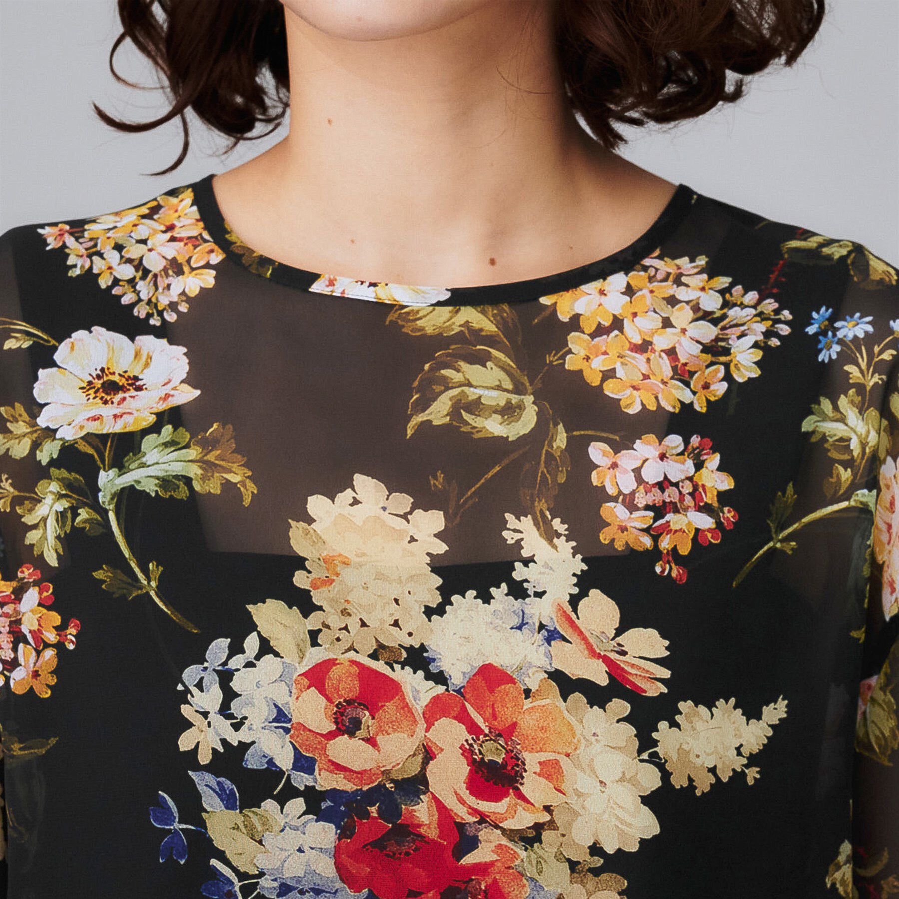 UNTITLED「【セットアップ可/花柄エレガント】アンティークフラワー柄ブラウス」|シャツ・ブラウス|