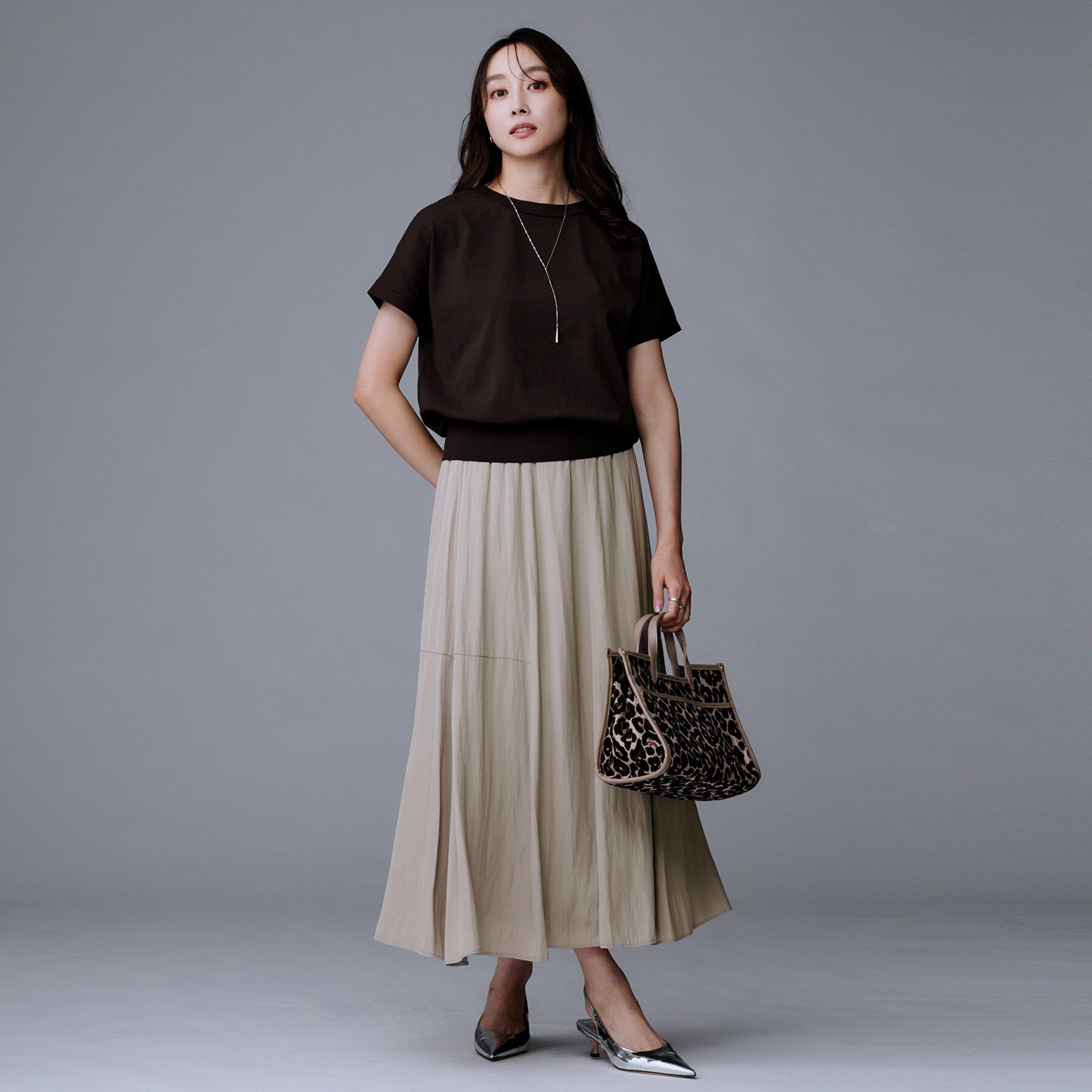 UNTITLED「【洗える/1枚で着映え】ソフト裾フレアスカート」|スカート|