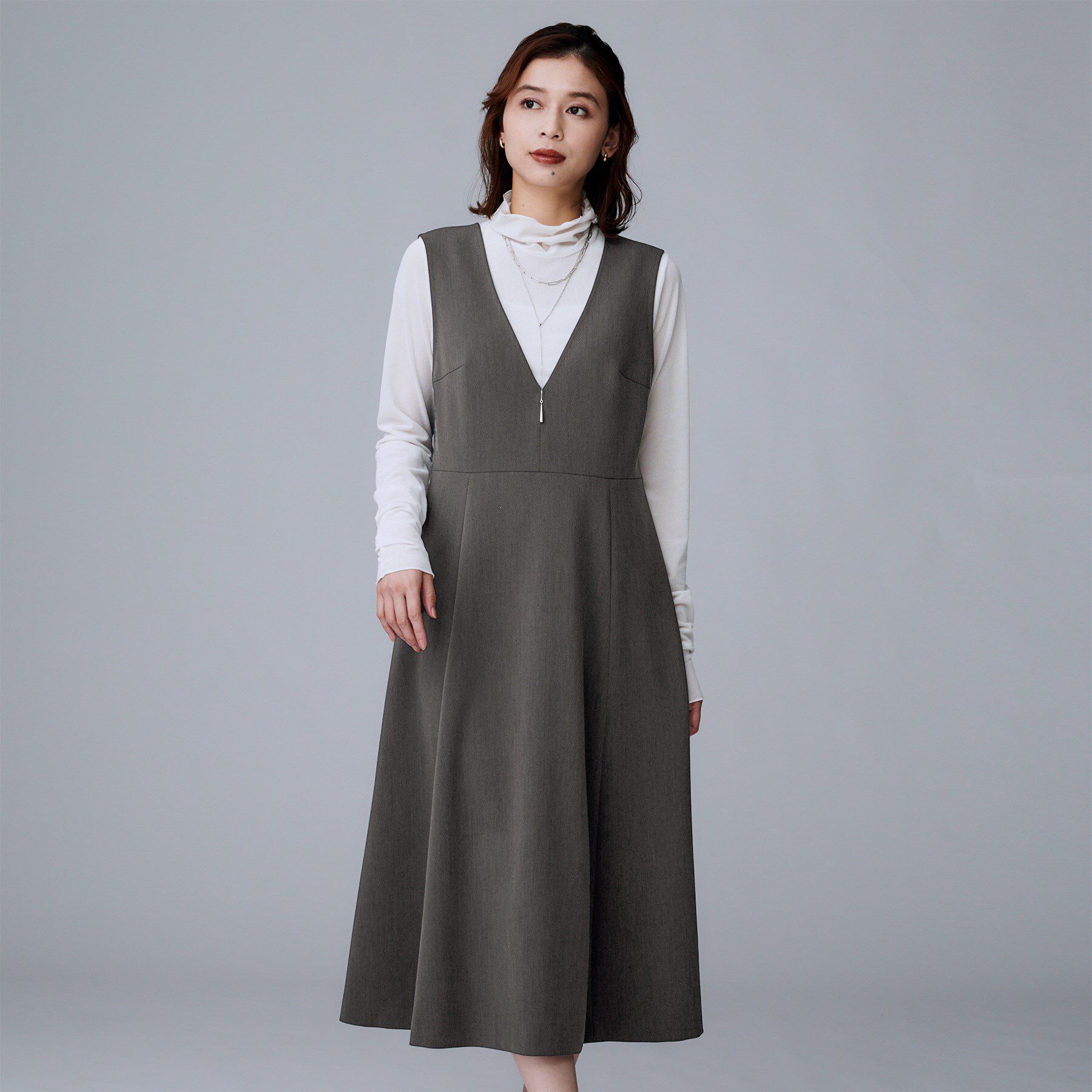 UNTITLED「【Aライン/ワンピース】Vネックジャンパースカート」|ワンピース|