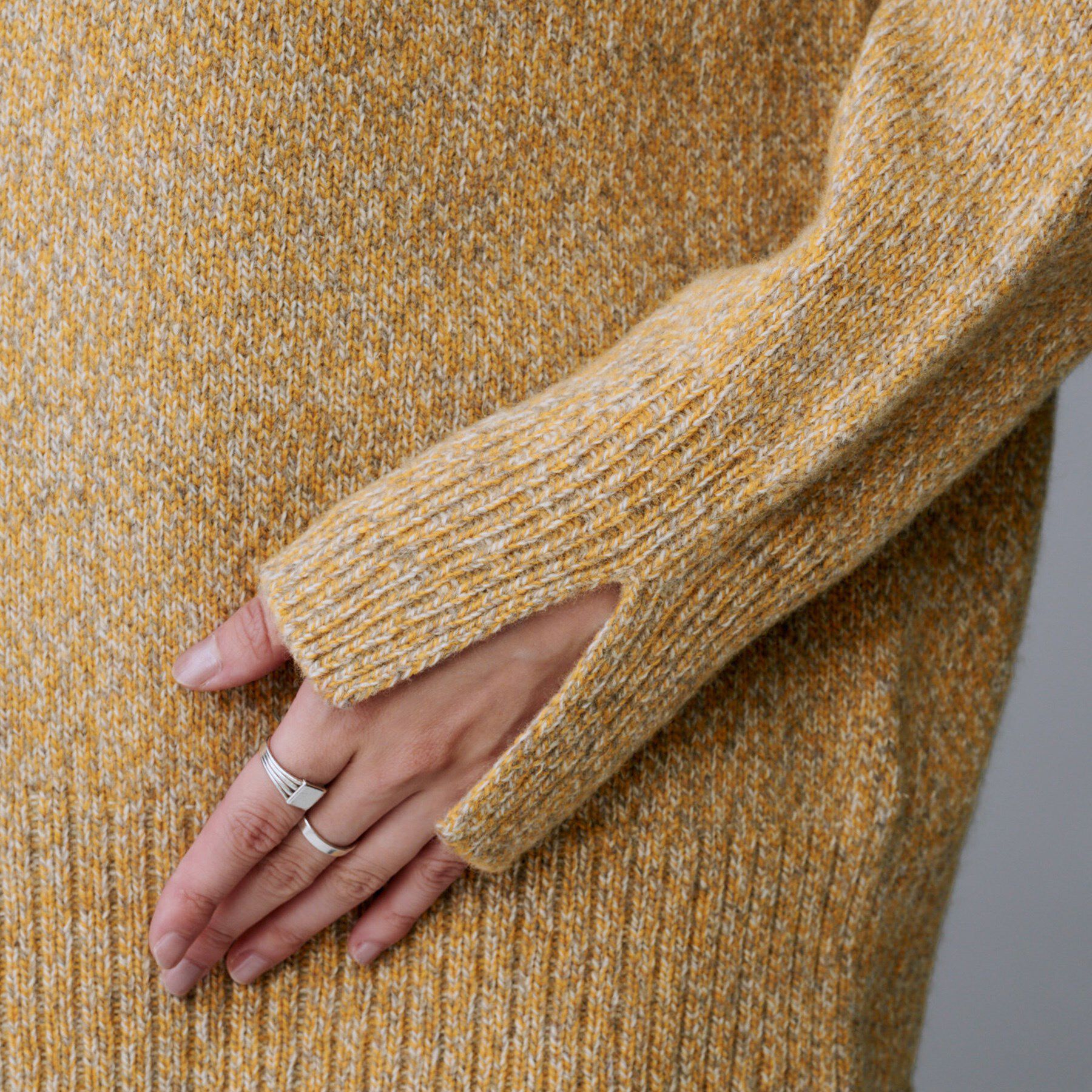 UNTITLED「【ゆったり】三つ杢カラーニット」|ニット・セーター|