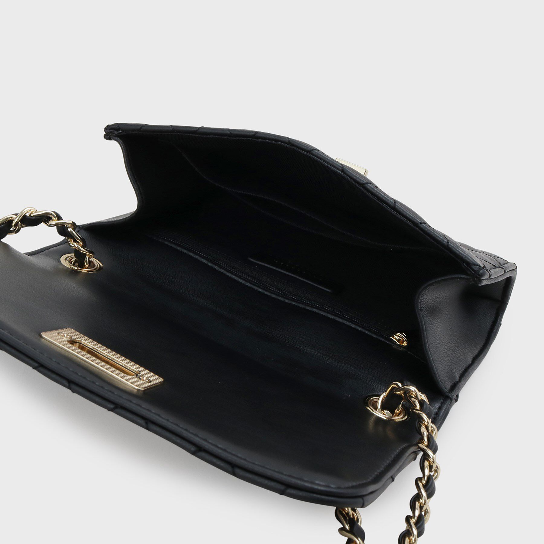 UNTITLED「キルティングチェーンショルダー」|ショルダー・メッセンジャー|