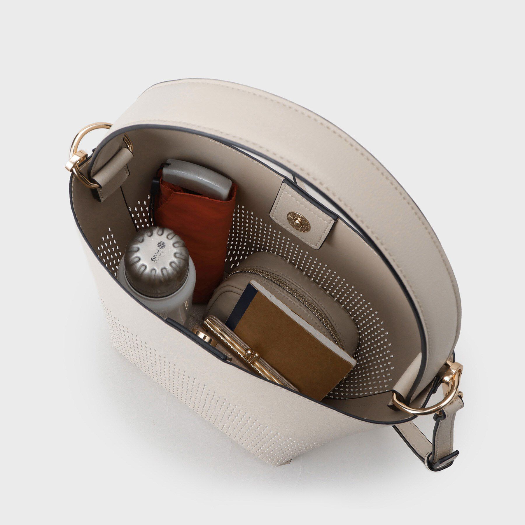 COUP DE CHANCE「2WAYパンチングトート／バケツ型／ミニポーチ付き／軽量」|トートバッグ|