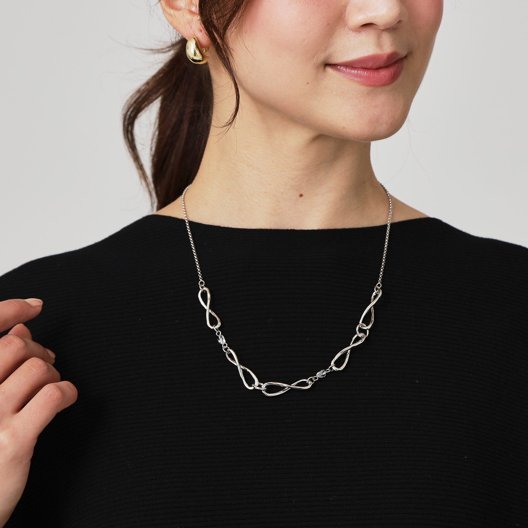 COUP DE CHANCE「エタニティ／ツイストゴールドネックレス／華やか」|ネックレス|