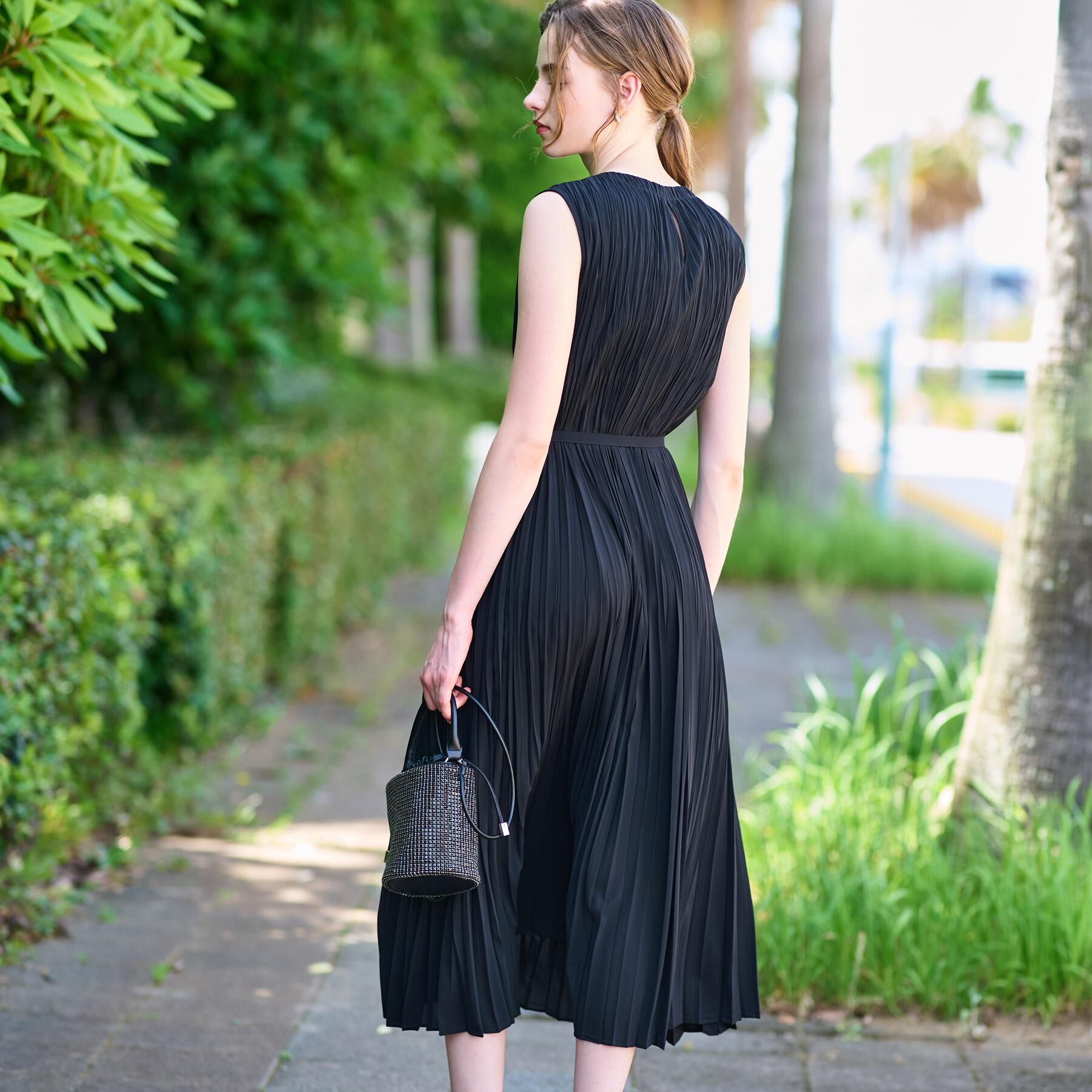 DRESSTERIOR「【洗える/オンオフ】プリーツノースリーブワンピース」|ワンピース|