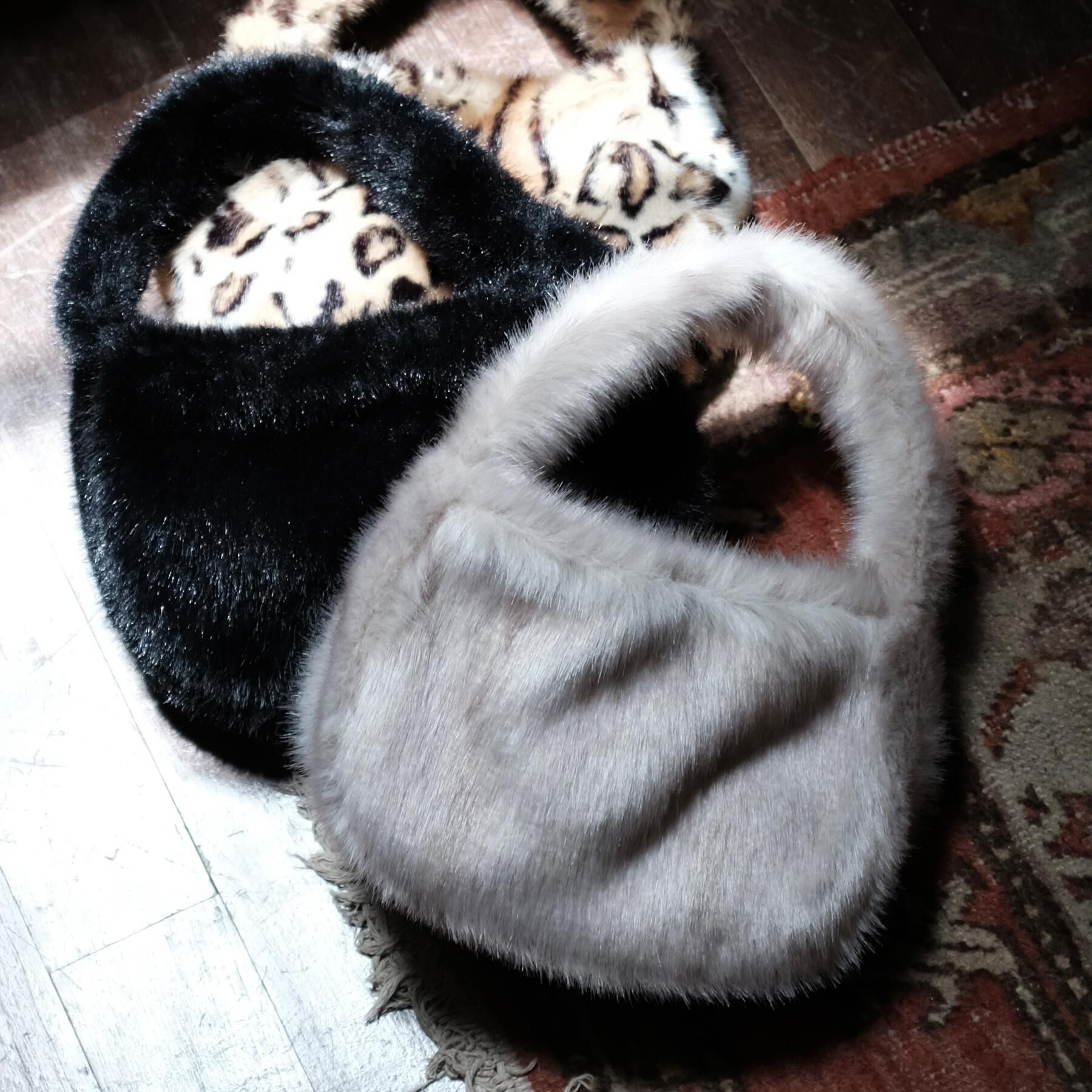 DRESSTERIOR「【CLASSY.12月号掲載】コンパクトフェイクファーバッグ」|ハンドバッグ|