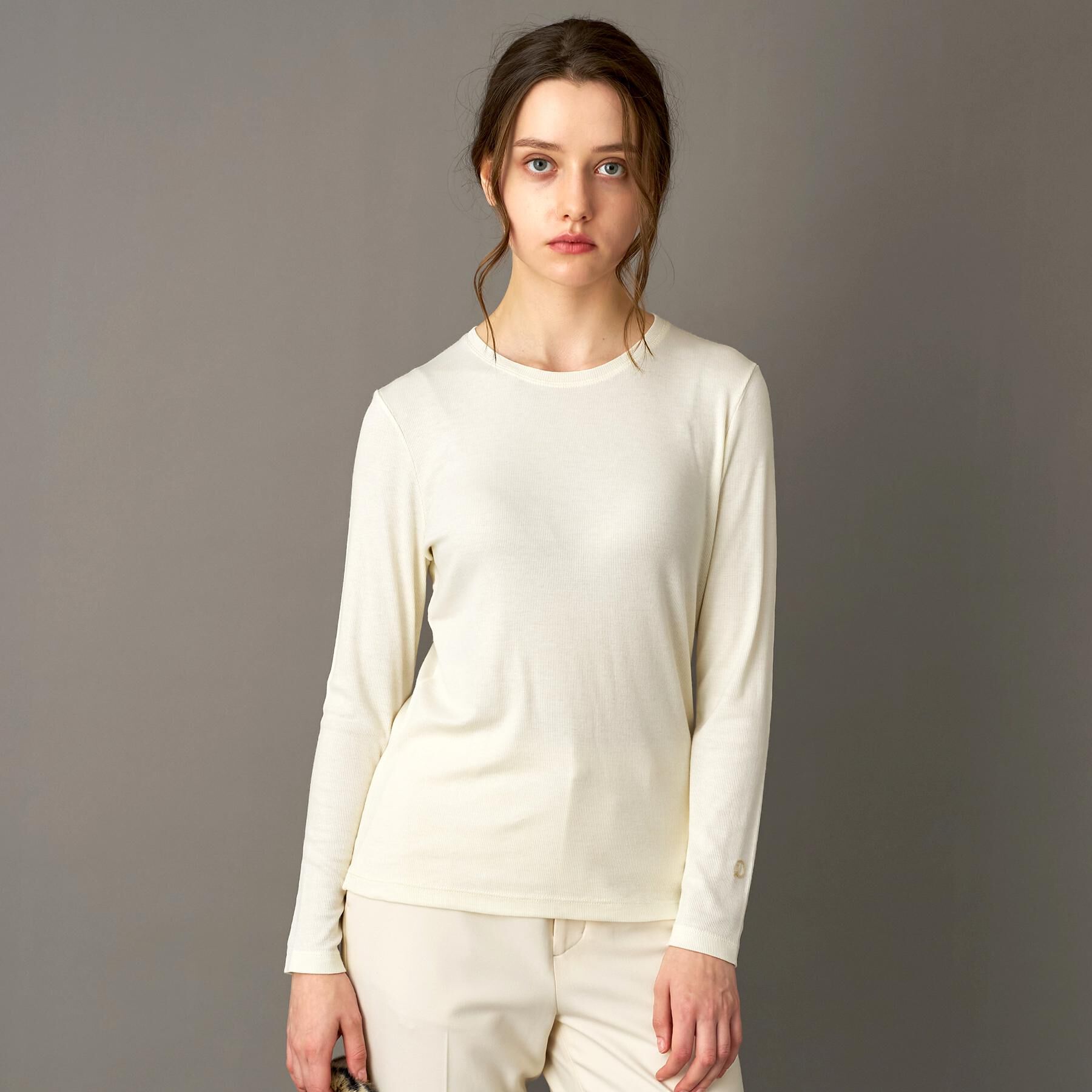 DRESSTERIOR「【インナー使いに最適/しっとり暖かな保湿素材】クルーネックプルオーバー」|Tシャツ・カットソー|ホワイト(001)