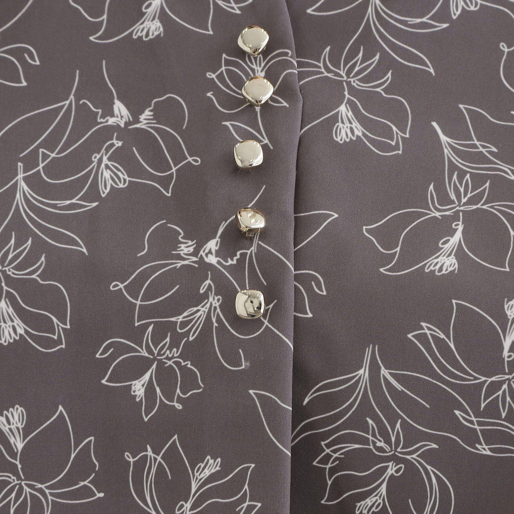 grove「【洗える/お仕事】美しさが続く袖タックブラウス」|シャツ・ブラウス|