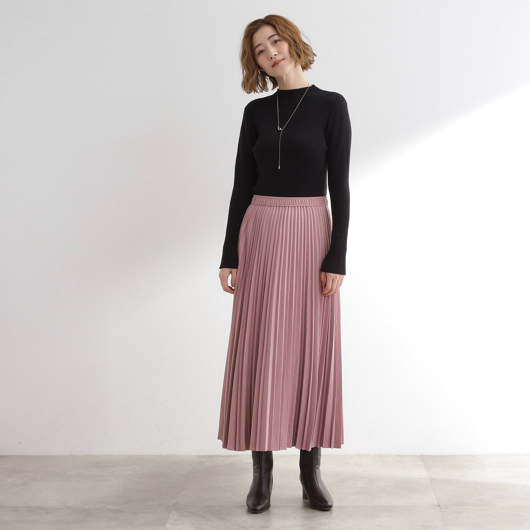 grove「すっきり見えて、やさしく揺れる。大人のスエードライクプリーツスカート」|スカート|