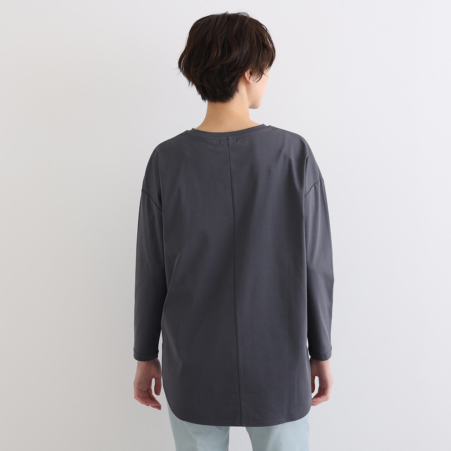 INDIVI「【洗える／コットン100％】ラウンドヘムシンプルカットソー」|Tシャツ・カットソー|