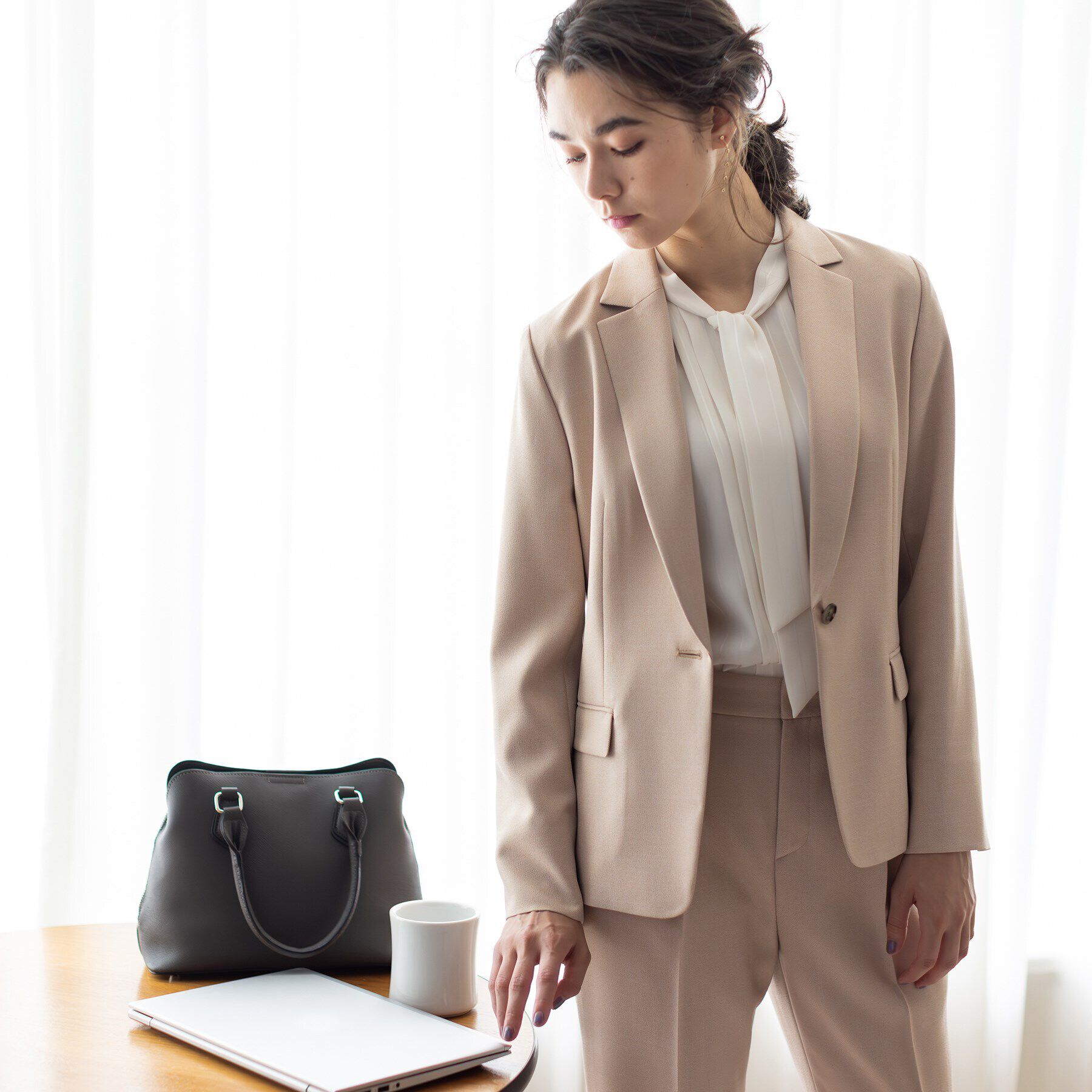 INDIVI「【洗える／UVケア／定番スーツ】ウール調テーラードカラージャケット」|スーツ|ピンクベージュ(05