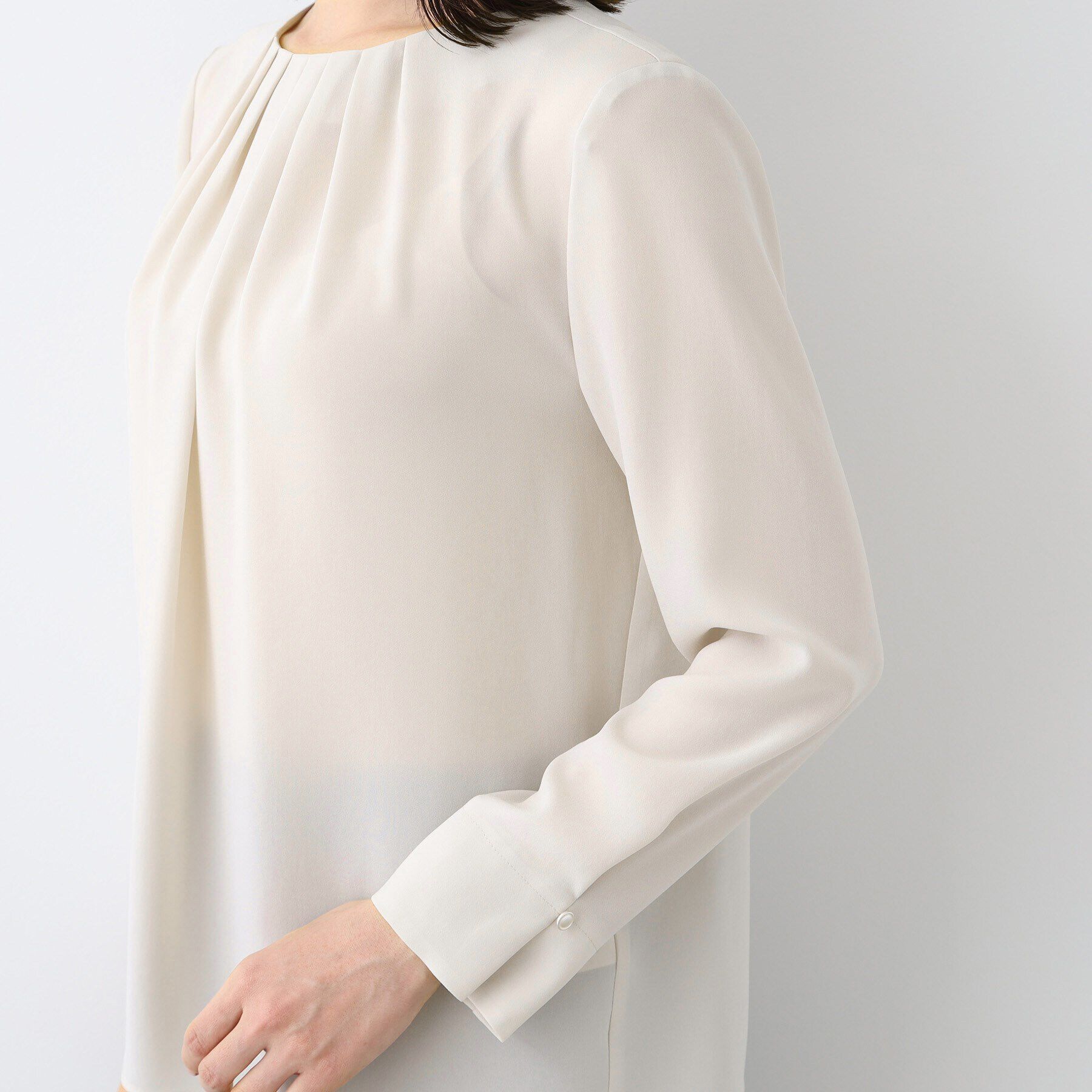 INDIVI「【日本製／トリアセテート混】タックデザインブラウス」|シャツ・ブラウス|