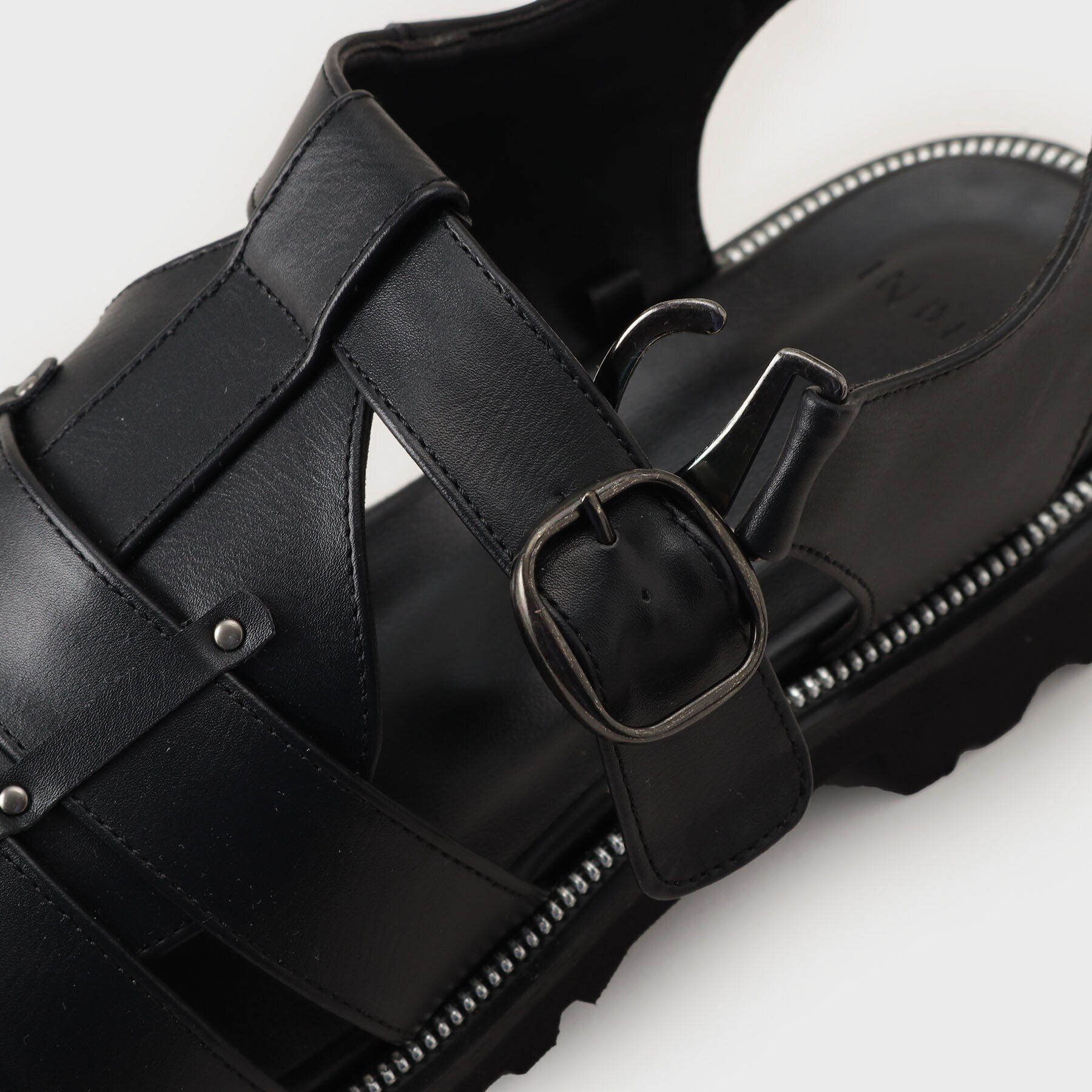 INDIVI「【合皮】グルカフラットサンダル」|サンダル|