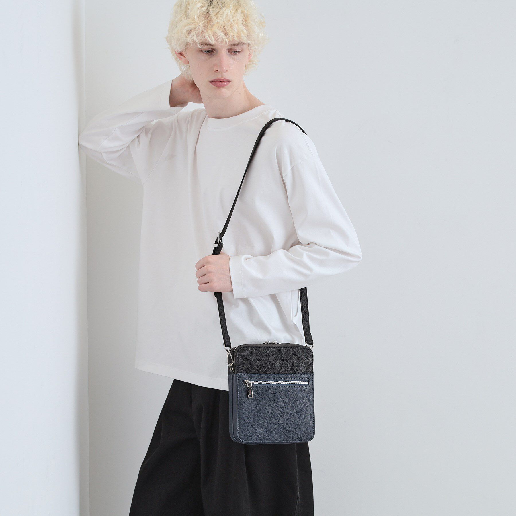 tk.TAKEO KIKUCHI「バイカラースクエアショルダーバッグ」|ショルダー・メッセンジャー|