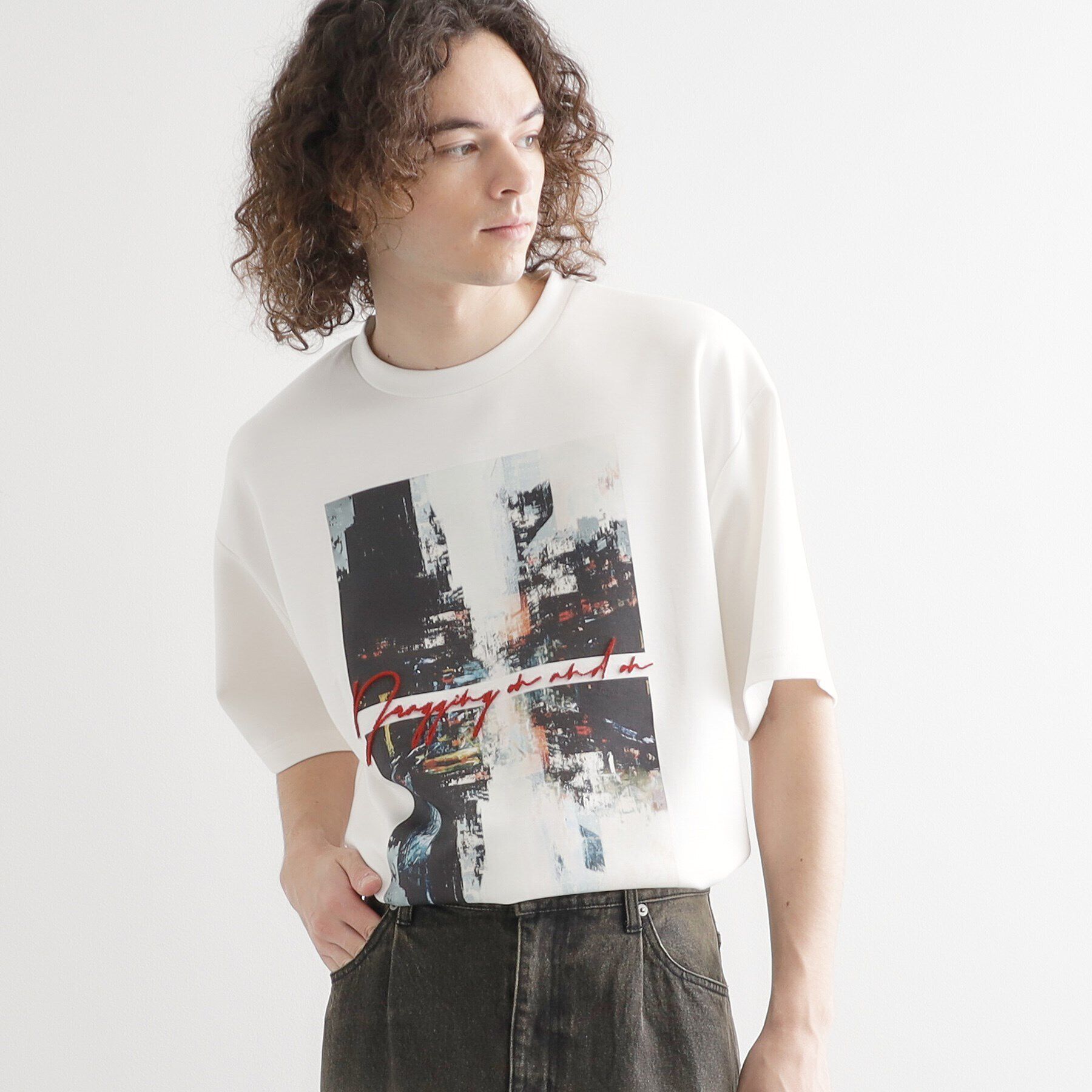 tk.TAKEO KIKUCHI「アーバングラフィックブラシ刺繍Tシャツ」|Tシャツ・カットソー|