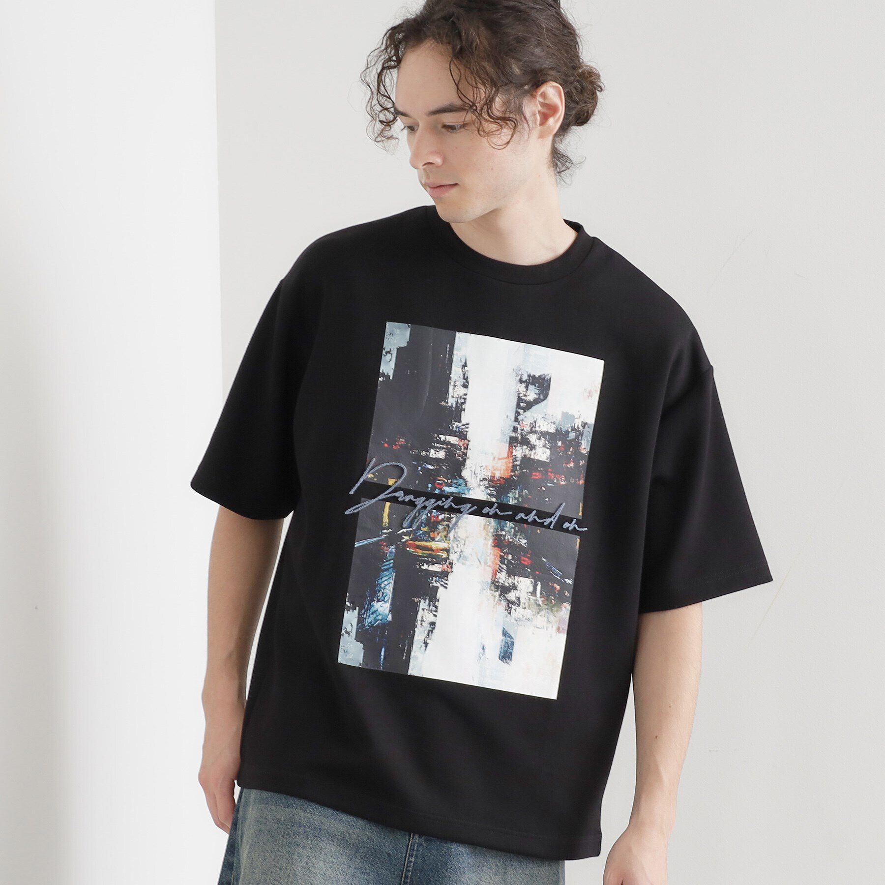 tk.TAKEO KIKUCHI「アーバングラフィックブラシ刺繍Tシャツ」|Tシャツ・カットソー|ブラック(019)