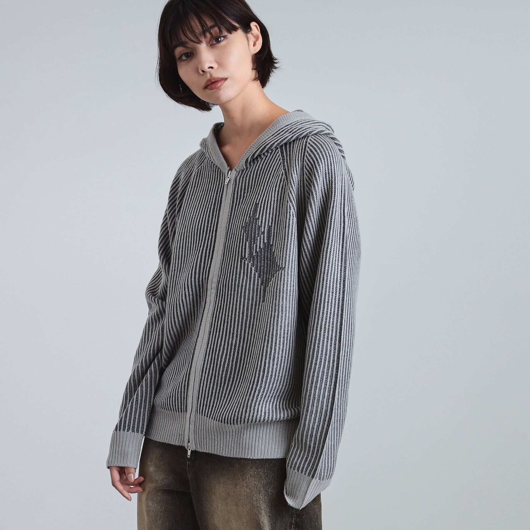 tk.TAKEO KIKUCHI「プレーティングブライトモチーフジップパーカー」|ニット・セーター|