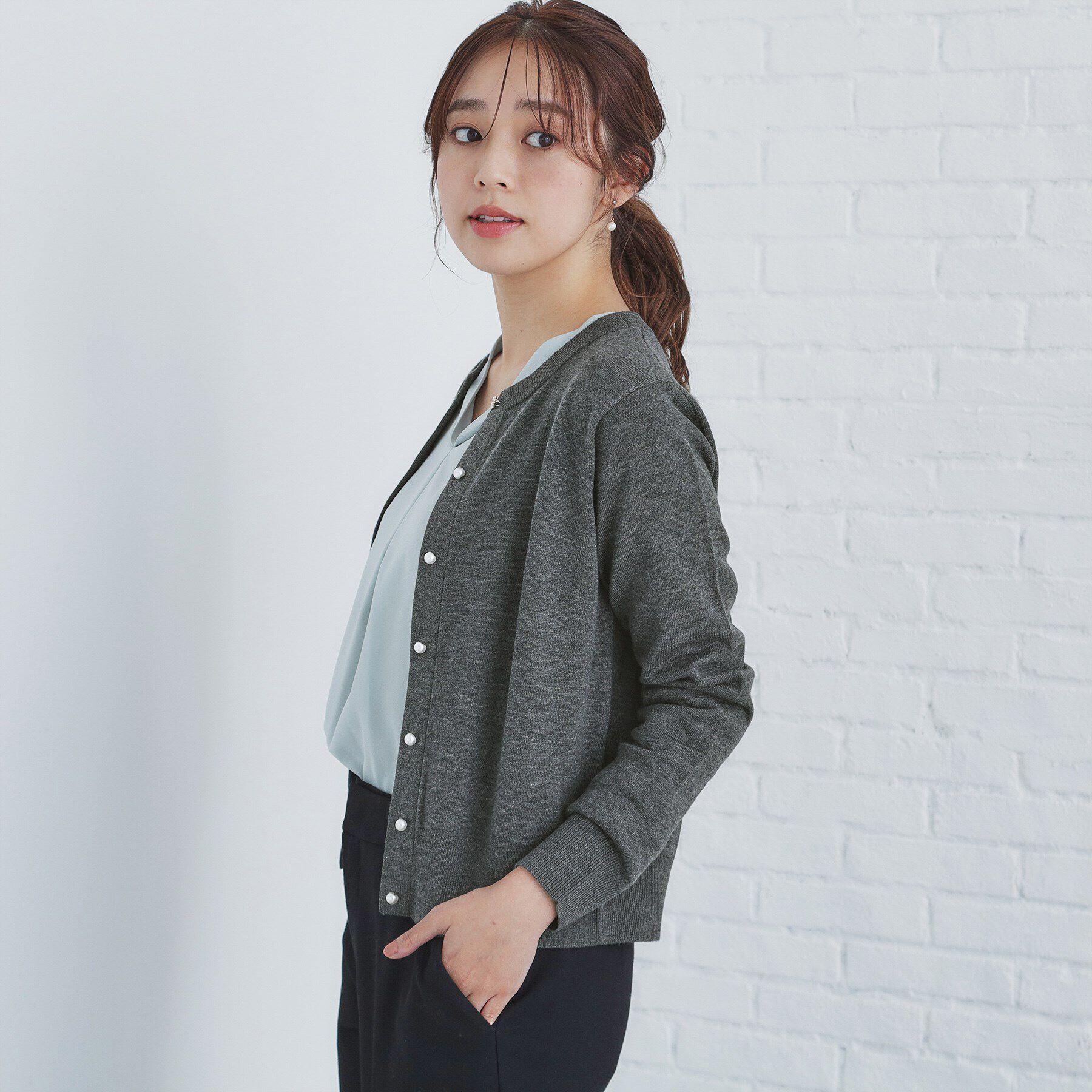 index「≪エマール検証済≫7colorビジュー釦クルーネックカーディガン【洗濯機洗い可】」|カーディガン|
