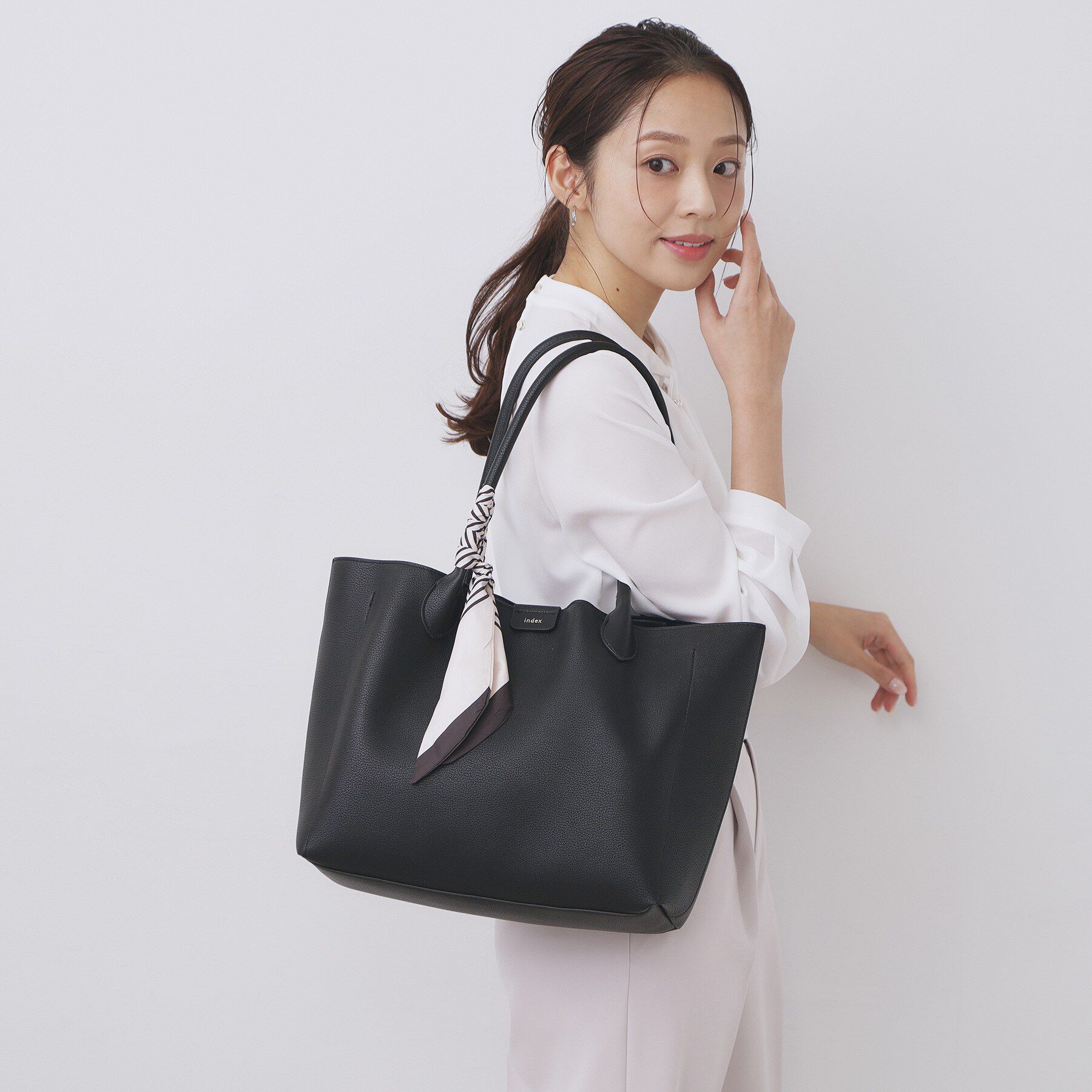 index「ストライプスカーフ付きトートバッグ【A4サイズ】」|トートバッグ|ブラック(019)