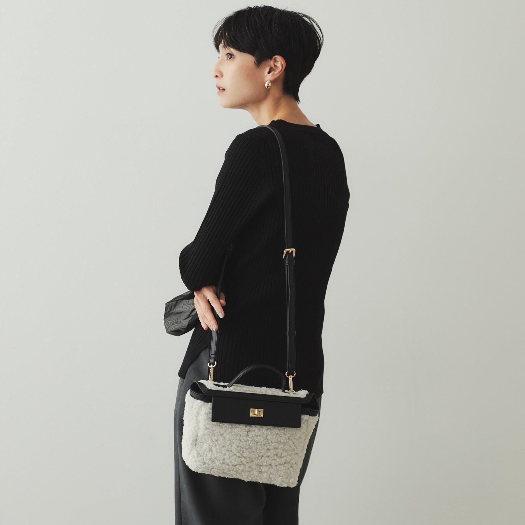 OPAQUE.CLIP「【2WAY】ボアトリミングスクエアデザインバッグ」|ハンドバッグ|