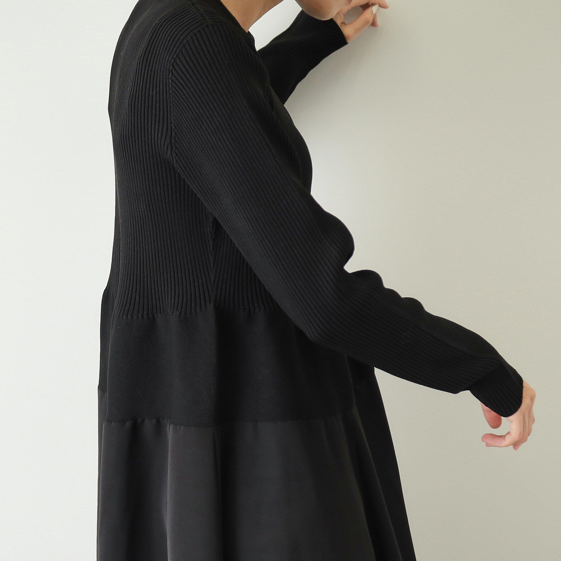 OPAQUE.CLIP「シームレスニット&times;フハクドッキングワンピース【洗濯機洗い可】」|ワンピース|